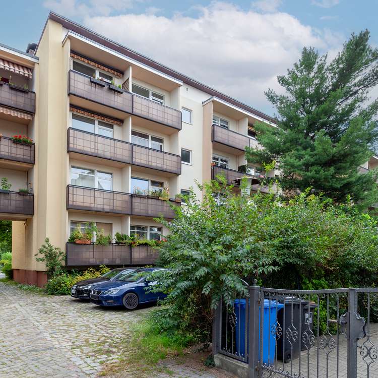 Close to Lindauer Allee subway: quiet 1 room apartment with balcony 
