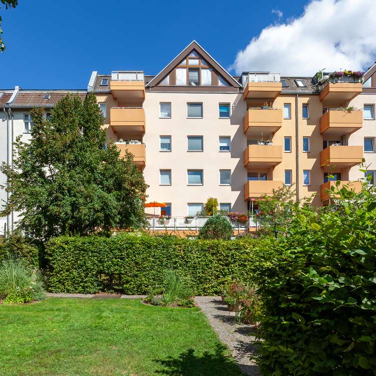 Helle bezugsfreie Dreizimmerwohnung in Berlin-Tegel mit Balkon und Aufzug