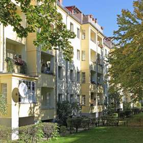 Wohnungen mit Balkon zum Hof