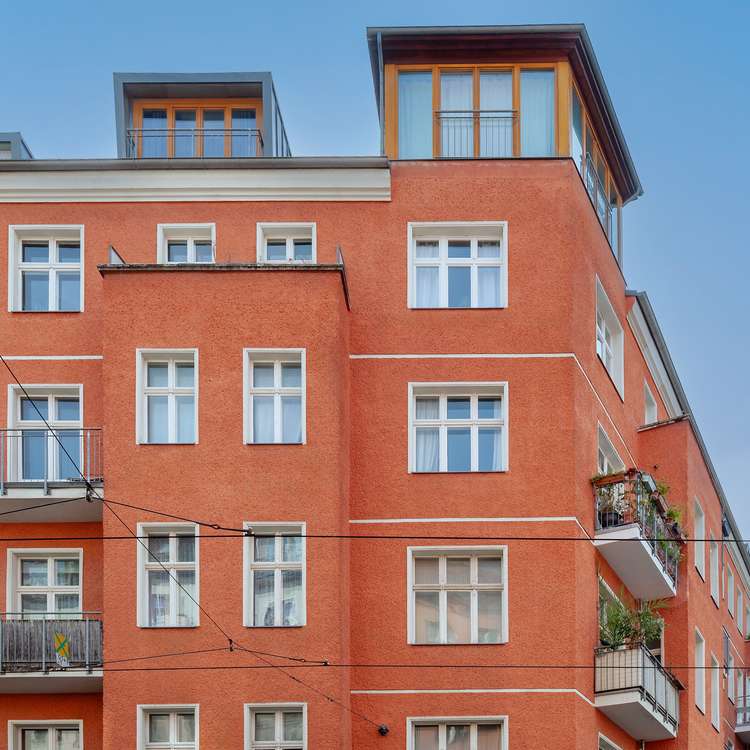 Bright penthouse apartment in the heart of Friedrichshain with two terraces