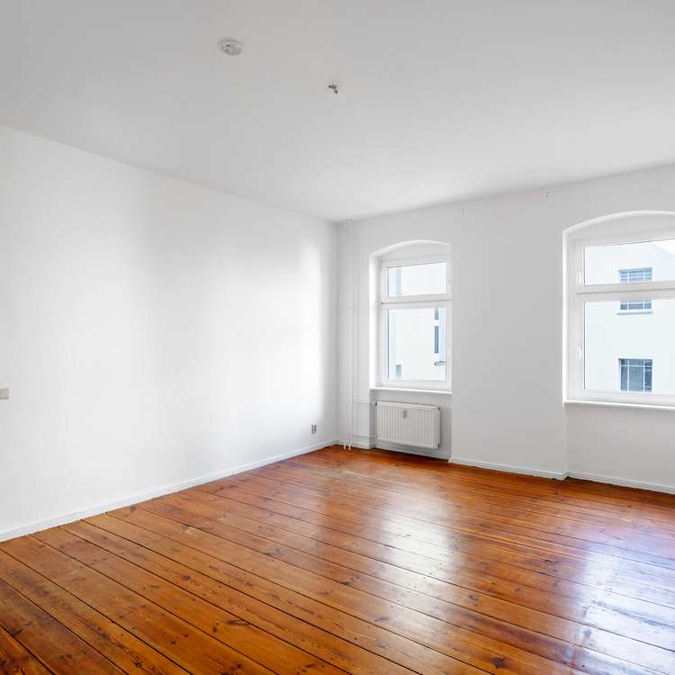 Berlin-Prenzlauer Berg: 2-room apartment with old-building charm in the Frankonia Höfe