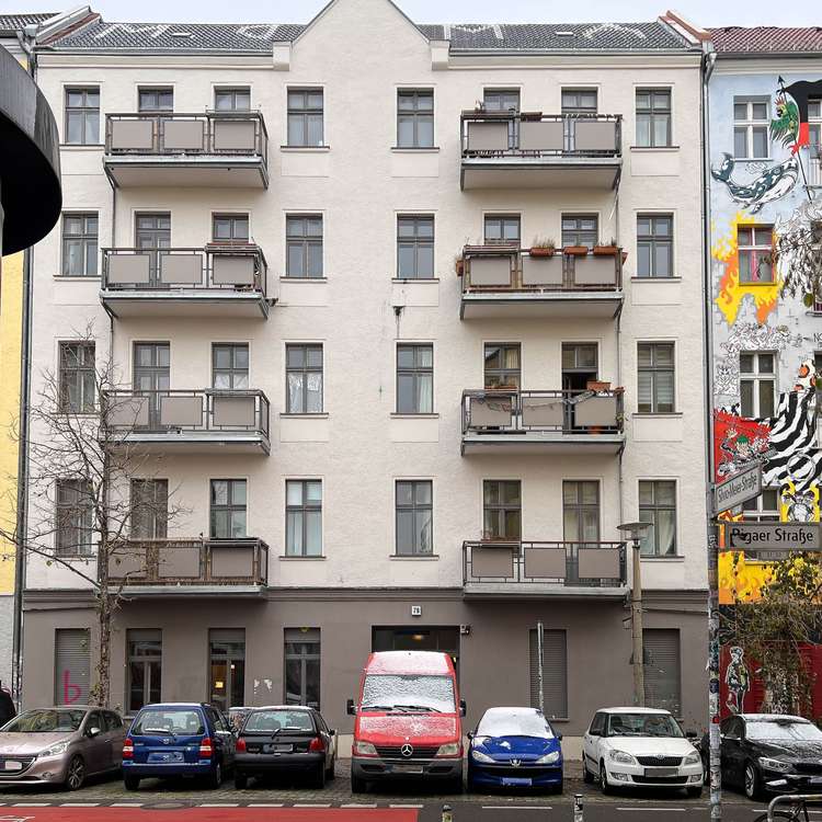Best combination of location, solid technical condition and attractive price of about 4,200 EUR/m². Rigaer Straße Berlin. 