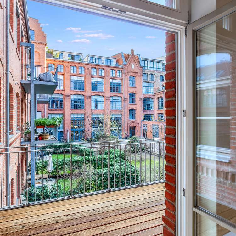 Berlin-Mitte: Industriecharme trifft modernen Wohnkomfort – 2-Zimmer-Wohnung mit 65m² und Balkon