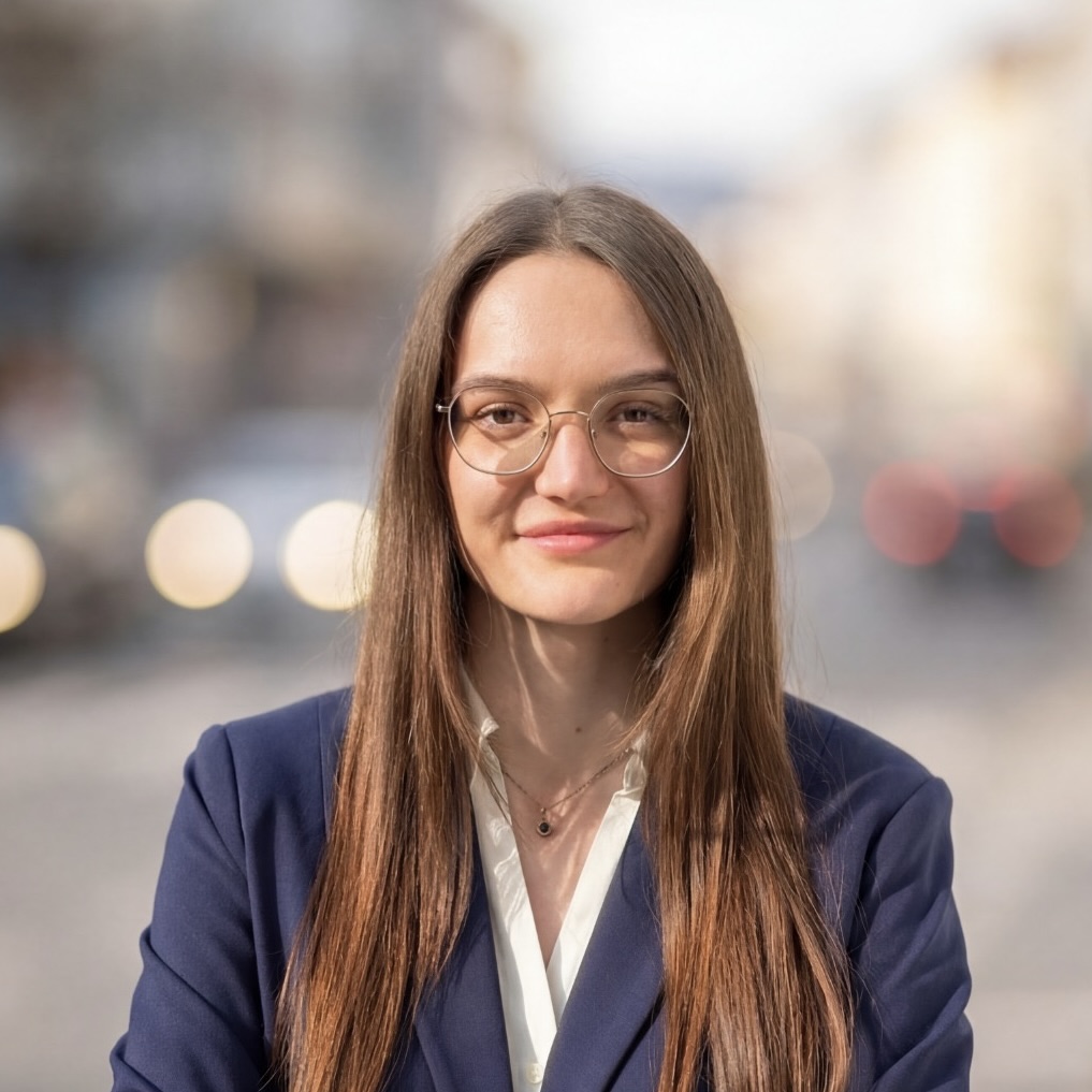 Frau Schmeckenbecher, Katja