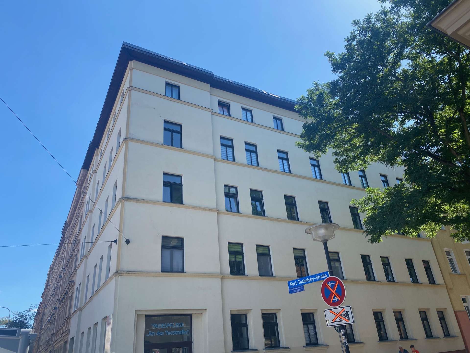 Vermietet! WG geeignet, Balkon und Einbauküche in beliebter Etage und zentraler Lage!