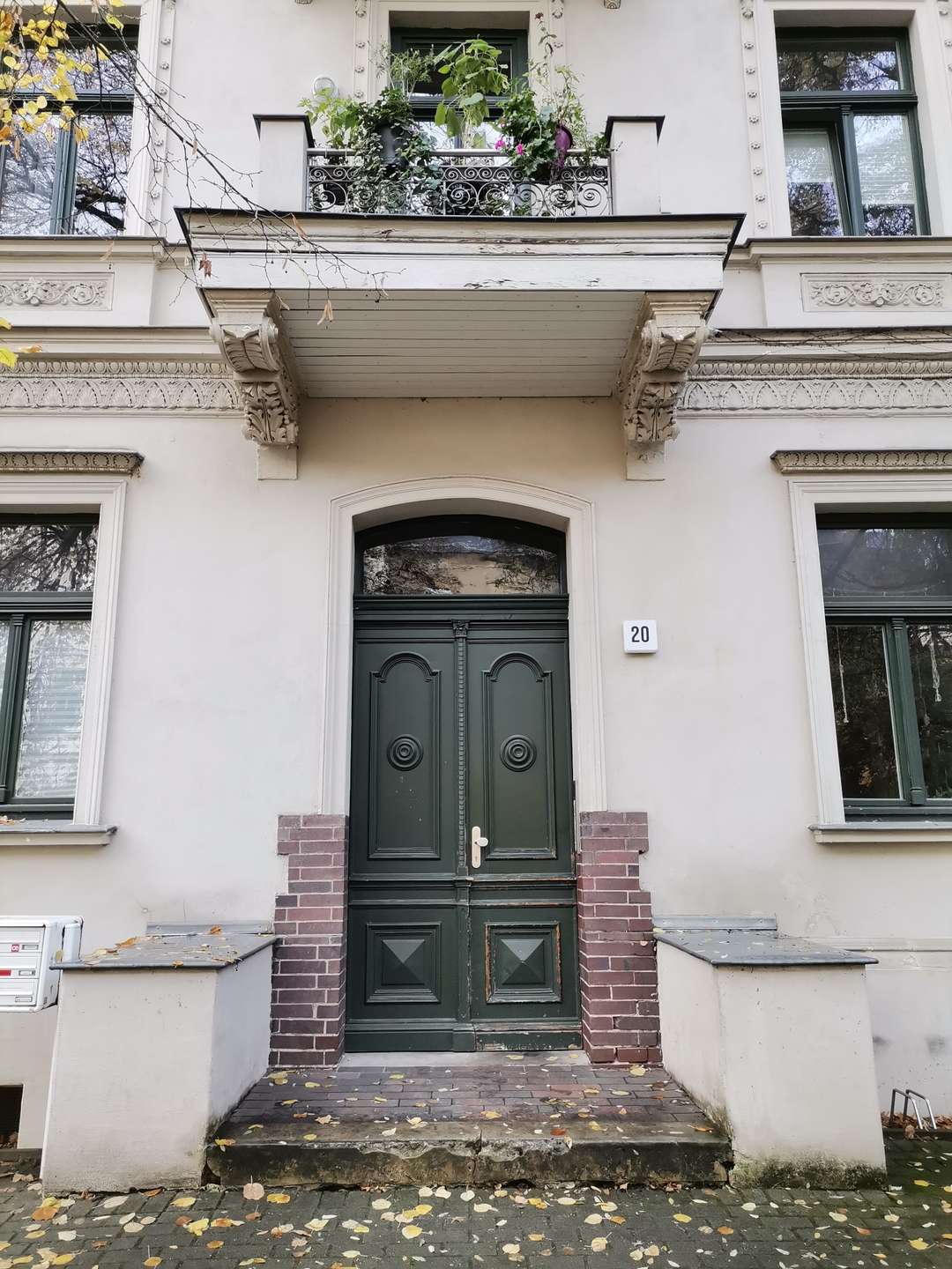 Vermietet! 3-Zimmer-Wohnung mit 2 Balkonen mit Parkett in wunderschöner Lage!