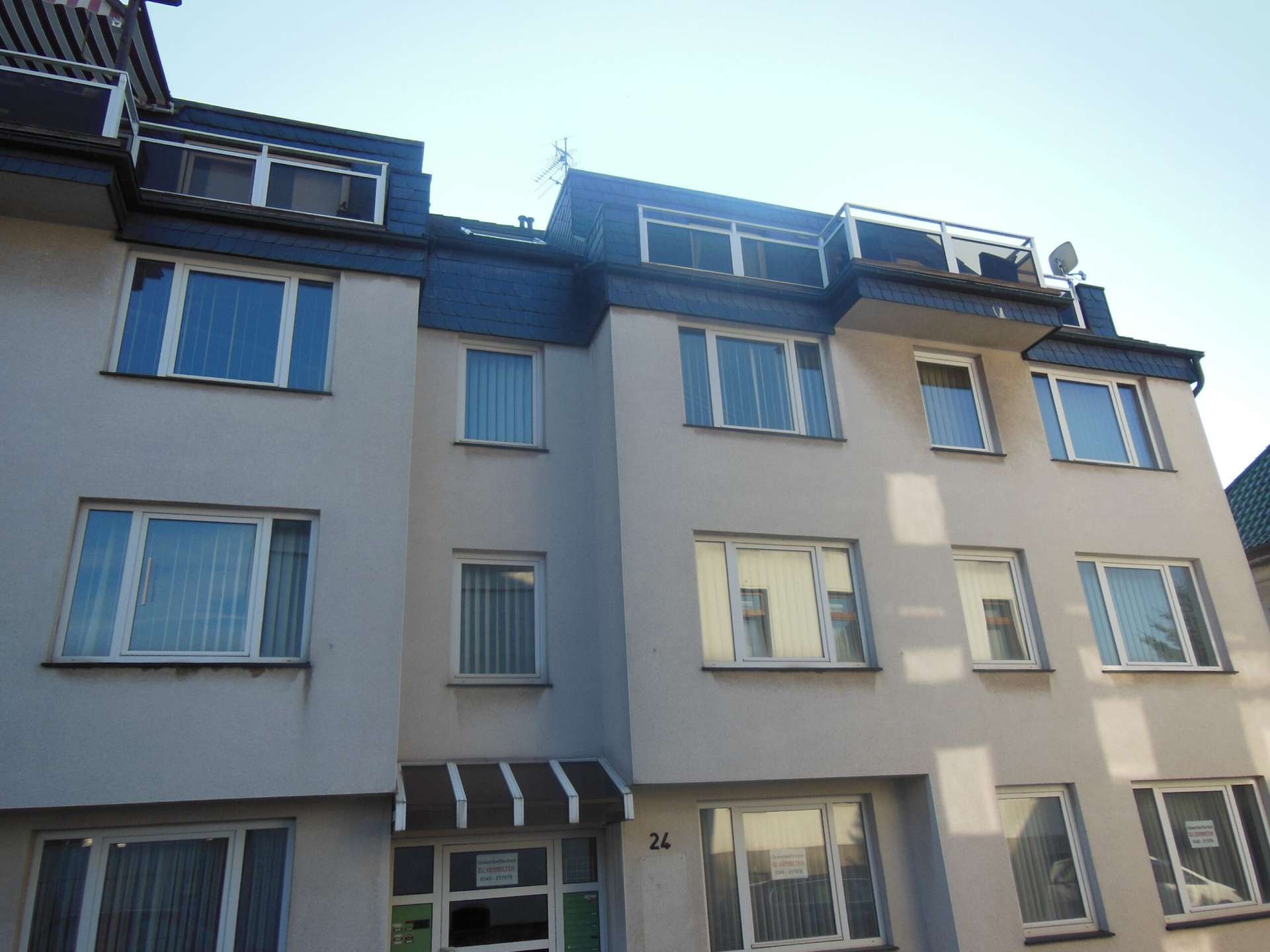 Erstbezug nach Modernisierung, 2 Bäder, Balkon & Garage!