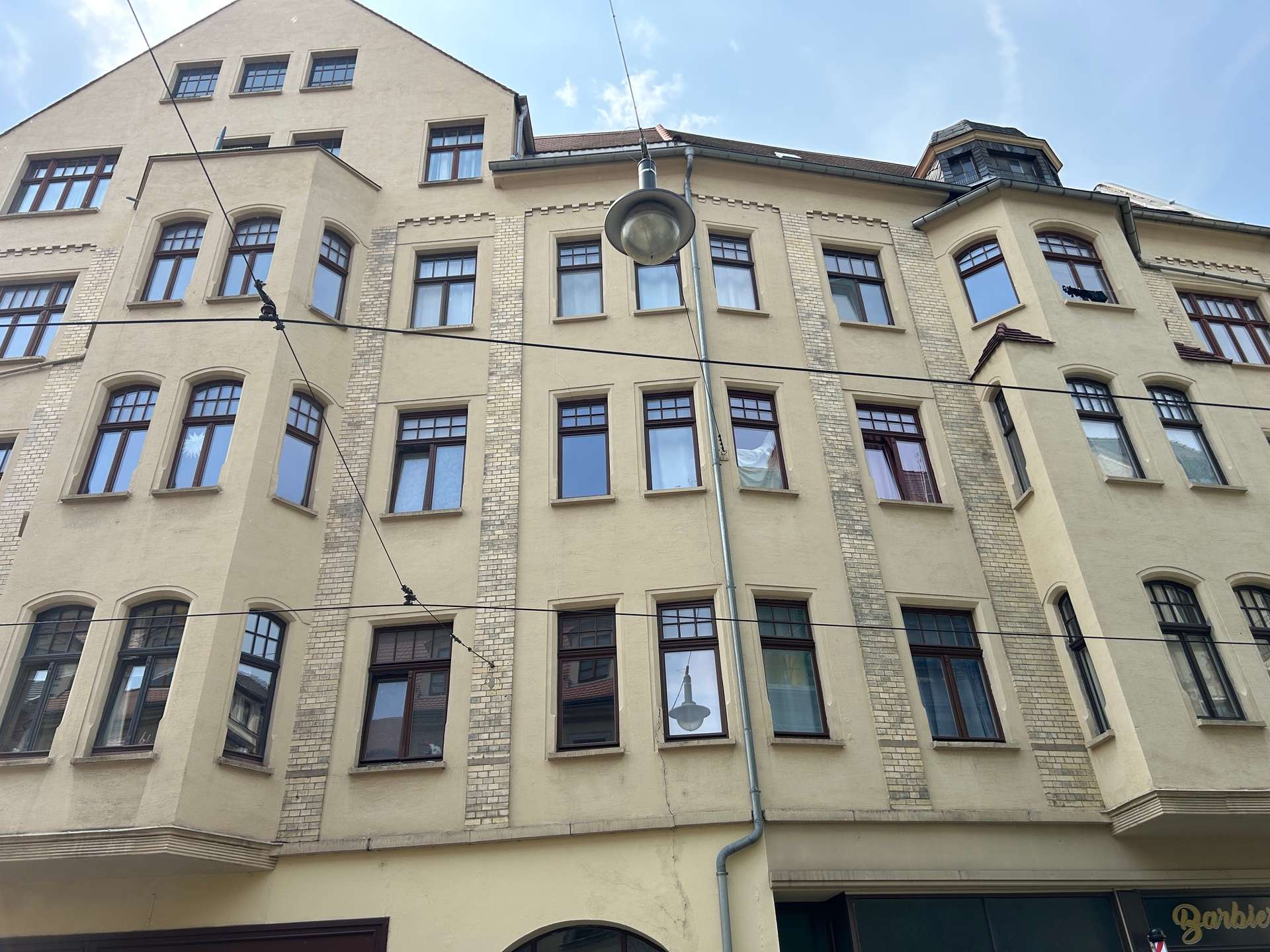 Frisch saniert: Großzügiges Wohnen mit Erker, Tageslichtbad & Glasfaser in der Innenstadt!