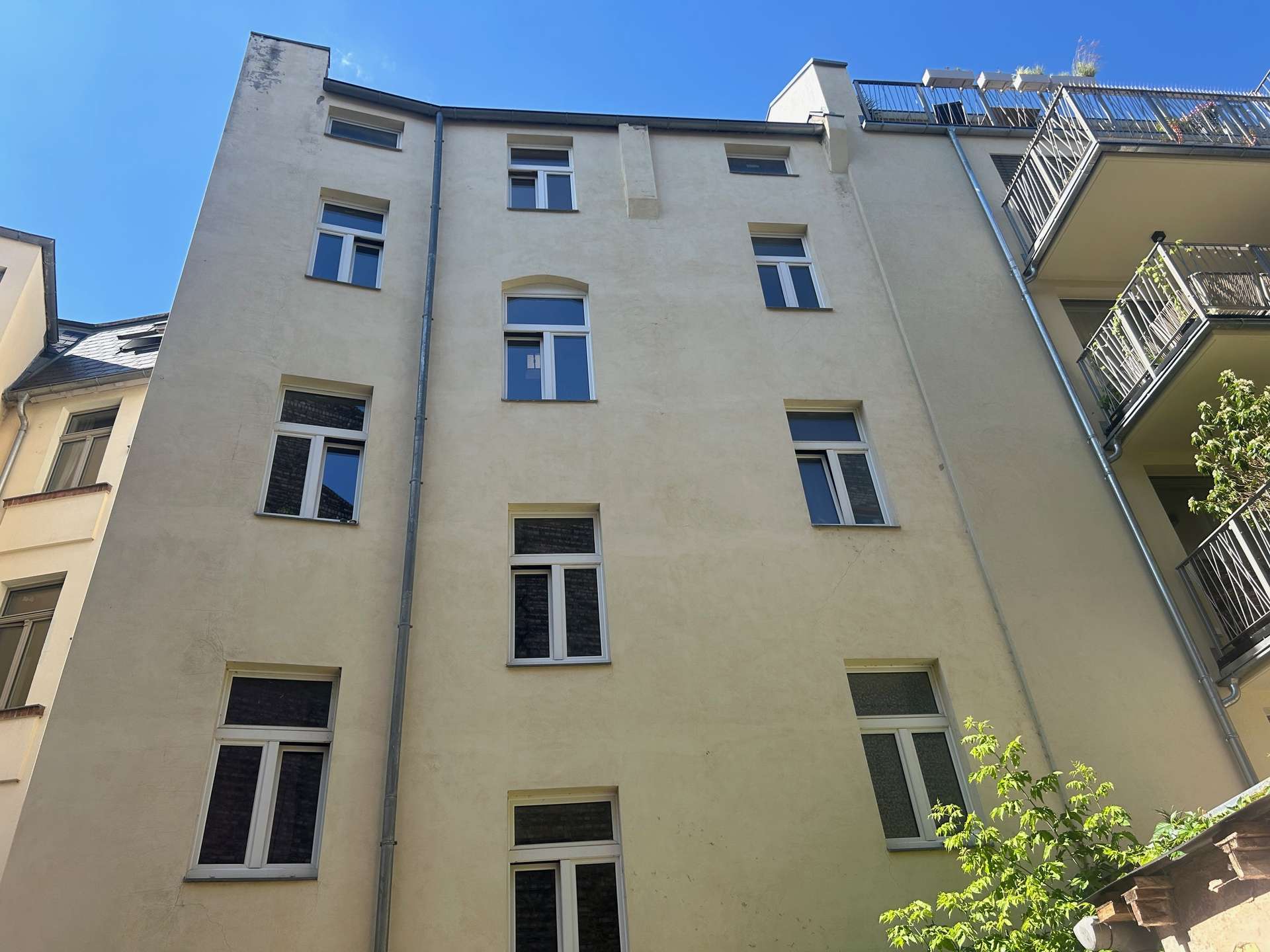 Kleine aber Fein und gemütlich, 1-Raum Wohnung mit Einbauküche mitten in Halles Innenstadt!