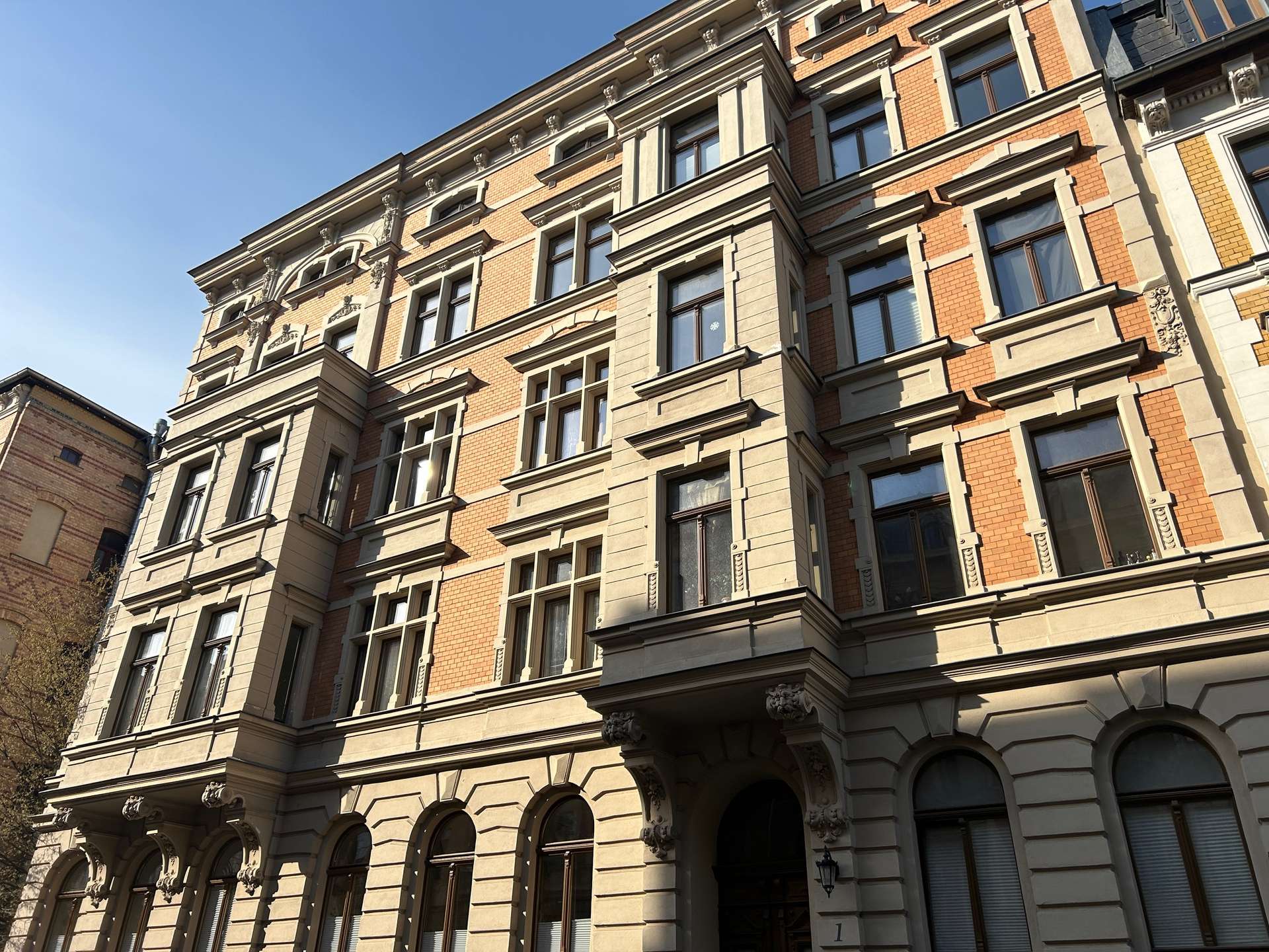 Vermietet! Wunderschöne Altbau - Wohnung mit Holztüren in beliebter Lage!