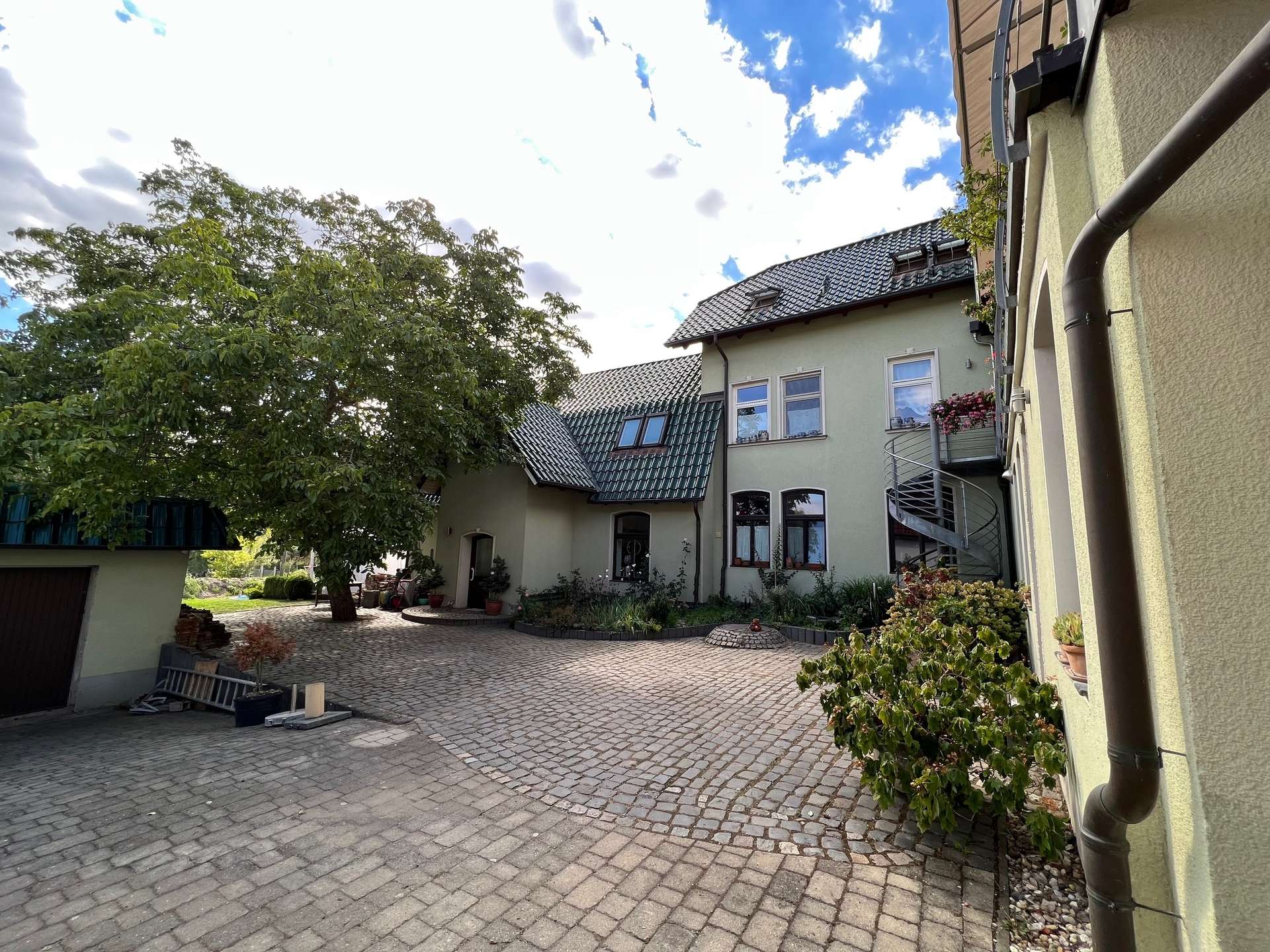 Luxuriös ausgebautes Haus auf großem Grundstück an der Elsteraue - Wohnen und Arbeiten in einem! – Bild 2