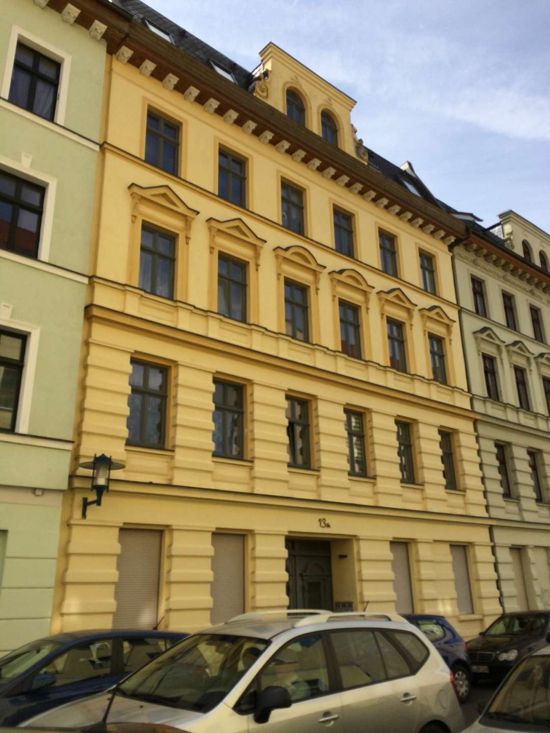 Großzügig geschnittene 2 Raum Wohnung, Küche mit Fenster, Bad mit Balkon