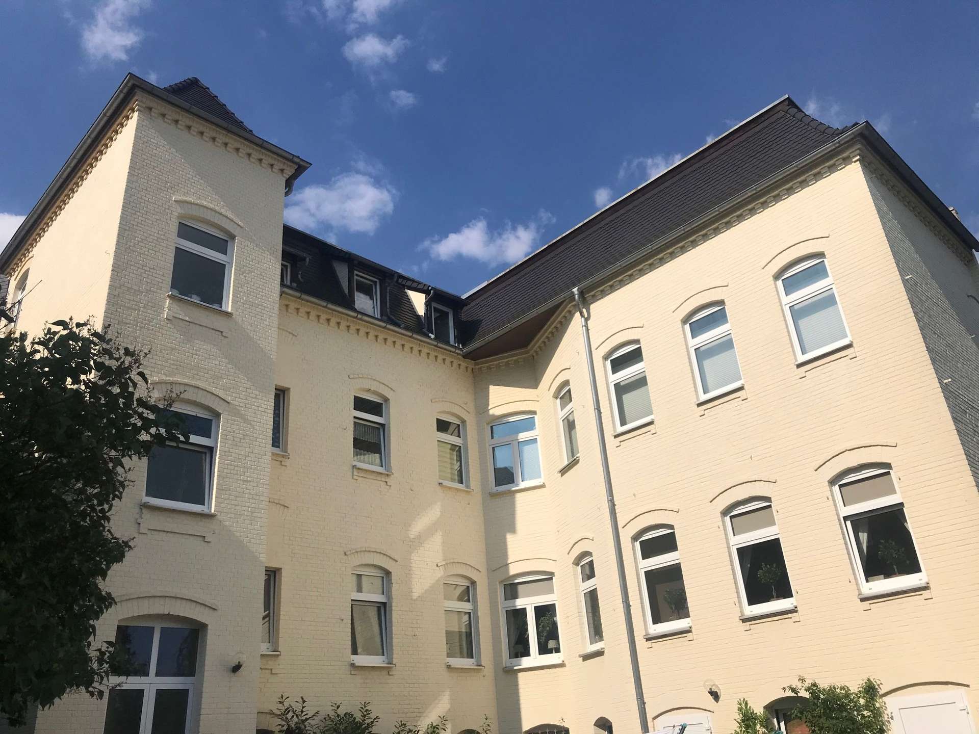 1-RWE mit sep. Küche & Bad mit Fenster zum Innenhof in Toplage!