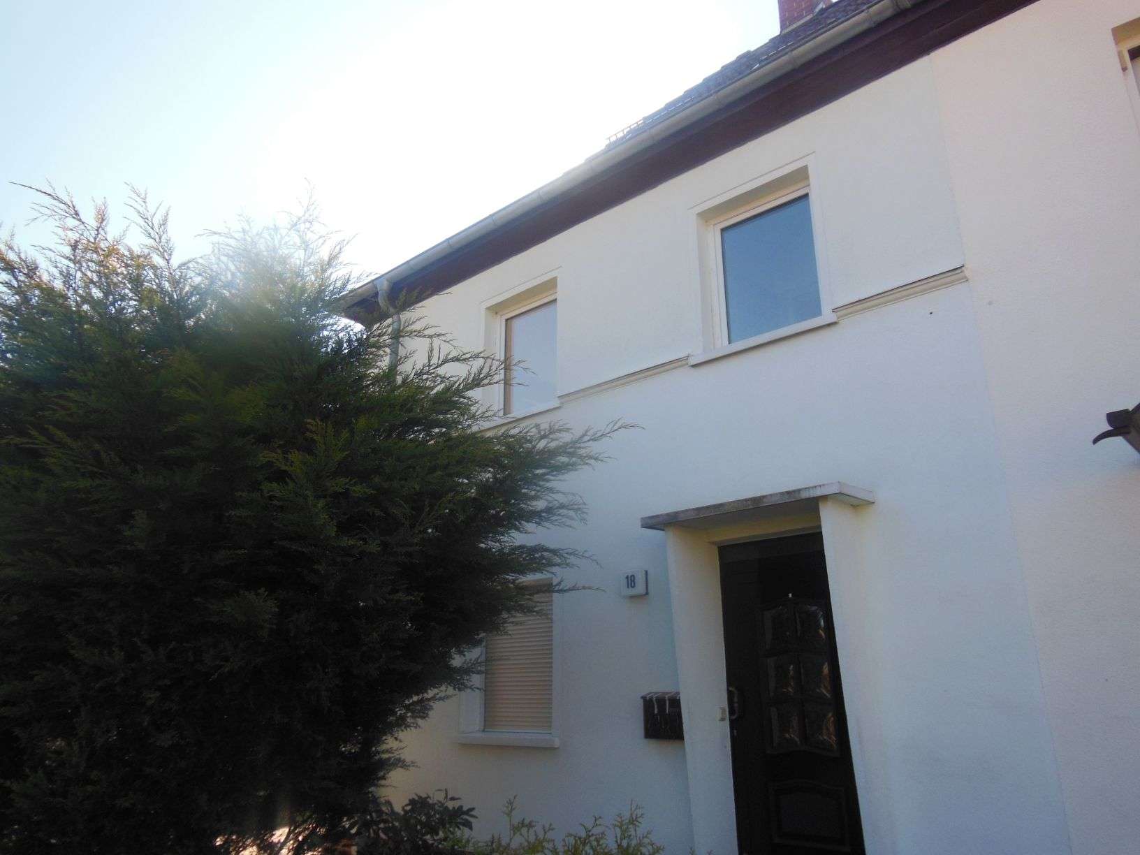 Traumlage: Reiheneckhaus mit Garage, Terrasse und Garten!