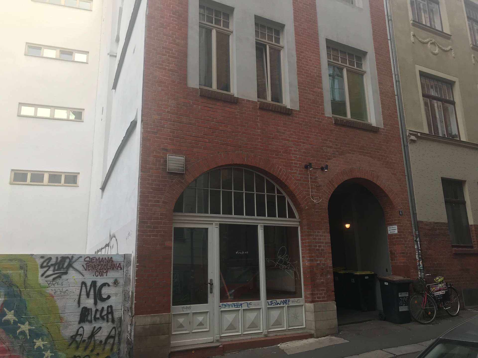 Büro in zentraler Lage, vor Einzug erfolgen Instandsetzungsmaßnahmen!