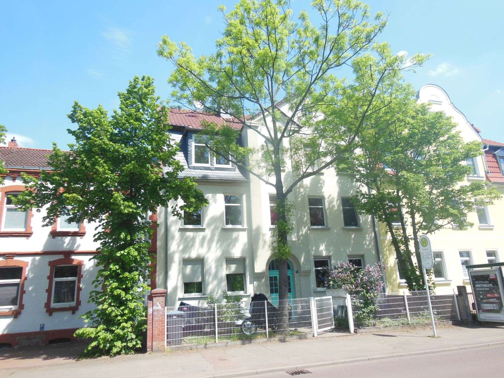 Wohnung mit Abstellraum, Ankleide und großem Wohnzimmer, Bad mit Wanne!