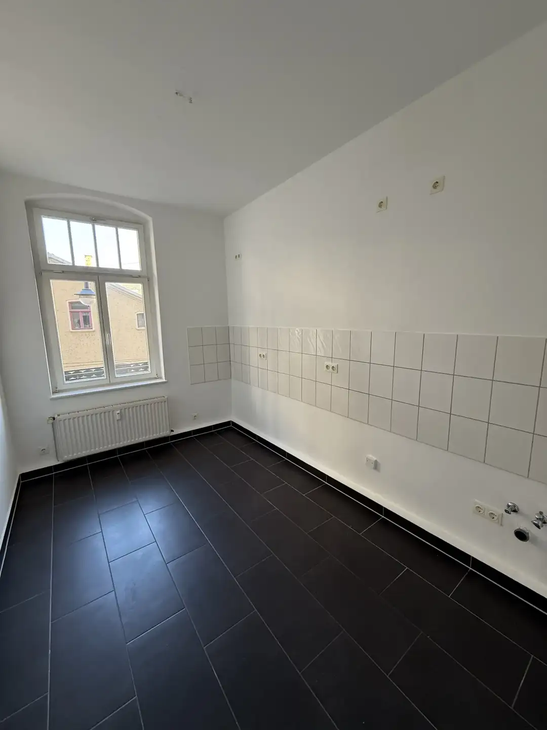 Stilvolle 3-Raum-Altbauwohnung mit Balkon und großzügigem Erker!