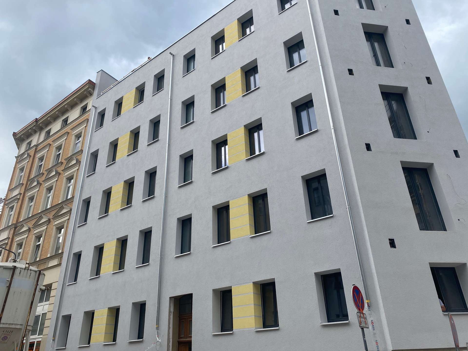 3-Raum-Wohnung mit Balkon, Einbauküche und Fußbodenheizung!