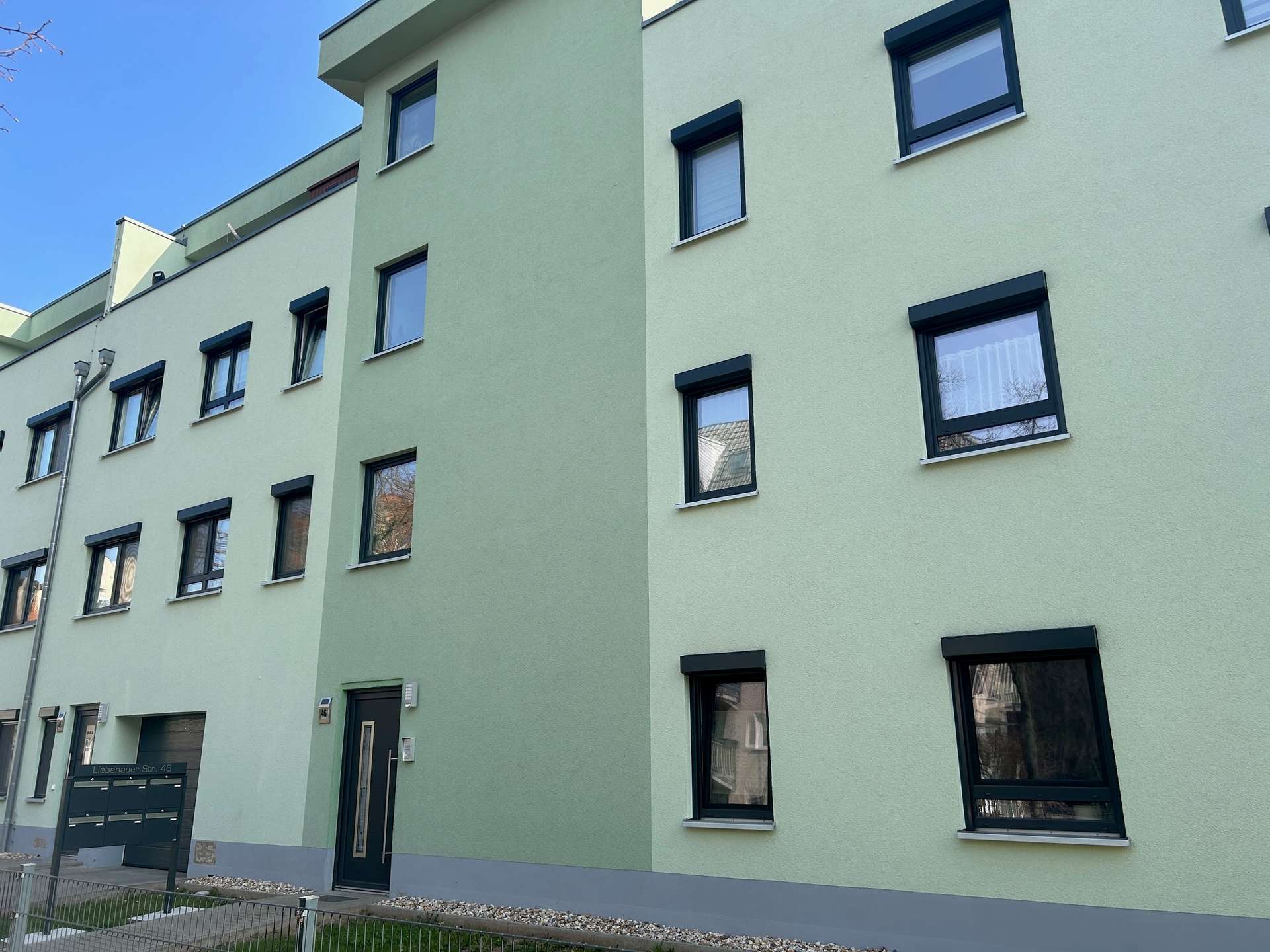 Moderner Wohntraum mit Terrasse, Garten, Stellplatz und Einbauküche!