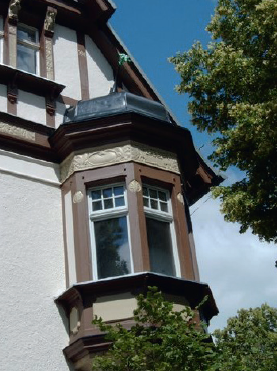 Ausbaufähige Villa mit modernem Anbau! überarbeitet 15.12.16 NaL