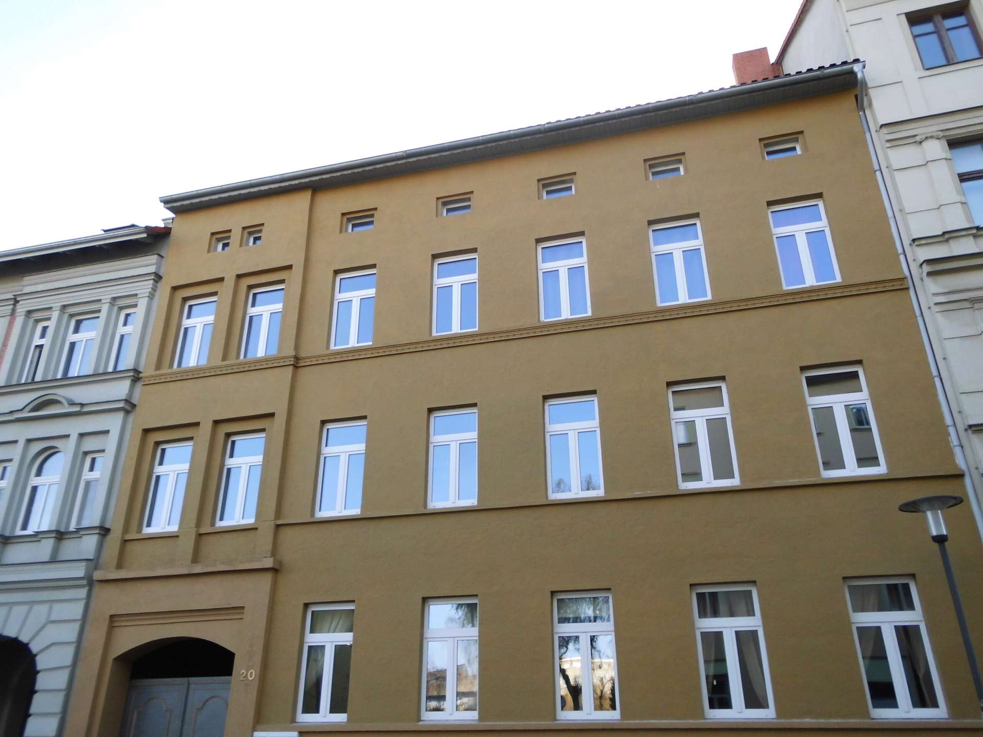 Liebevoll hergerichtete Wohnung mit Parkett nahe Steintor!