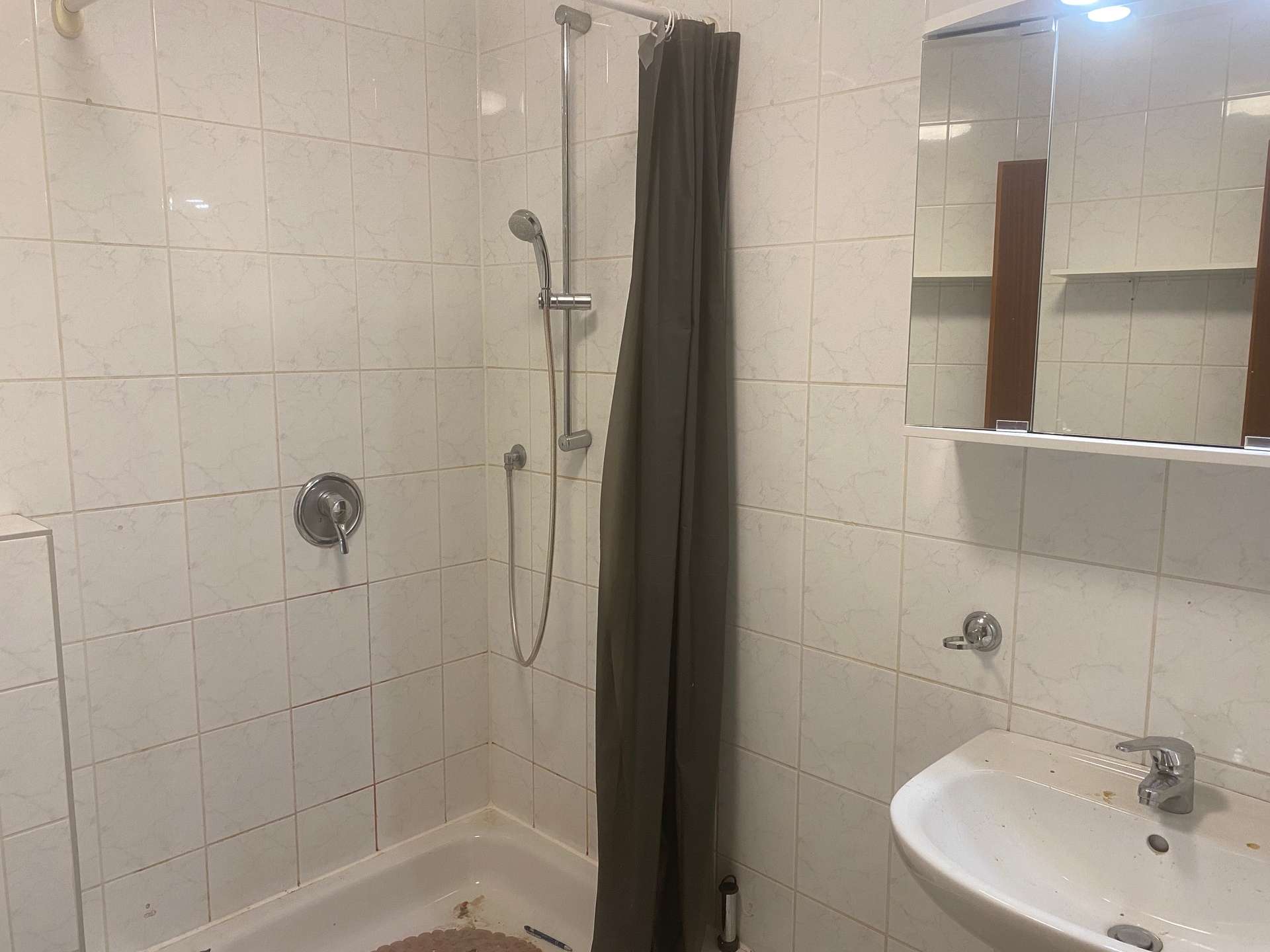 Wohnung im Hochparterre mit vielen Extras in toller Lage mit Balkon!