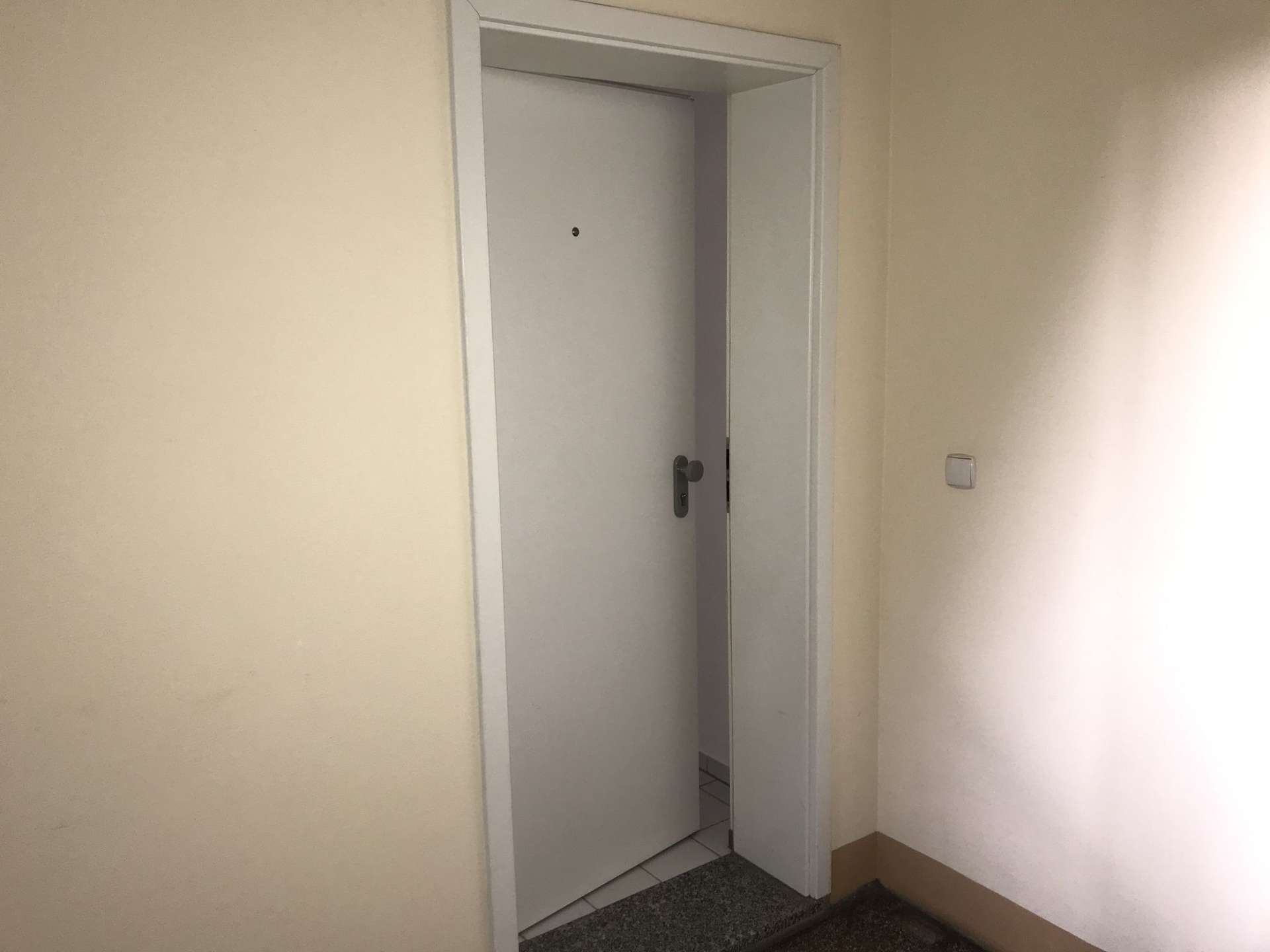Neu renovierte Wohnung in beliebter Etage in einem gepflegtem Haus!