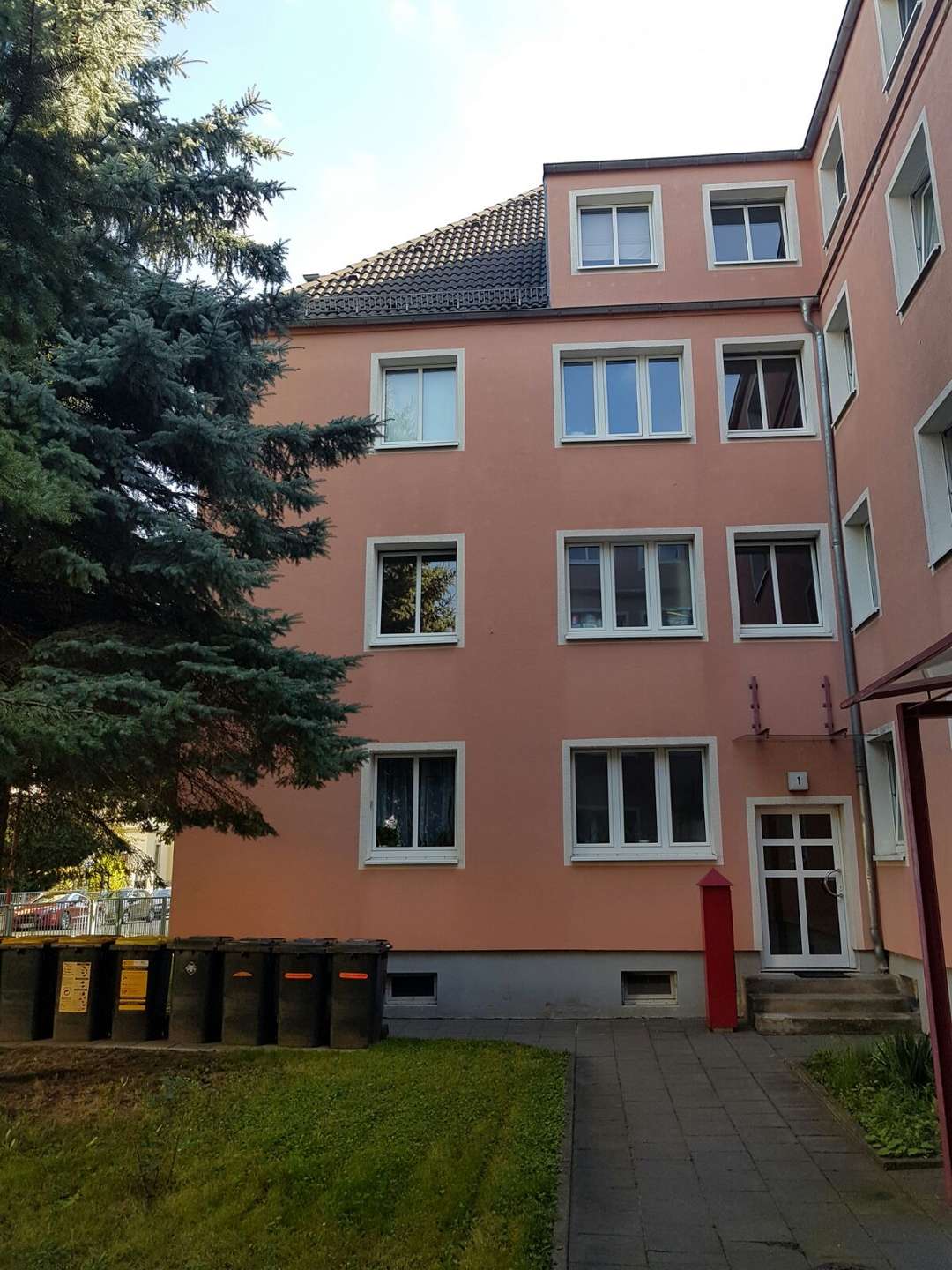 Helle Traumwohnung mit großzügigem Balkon!