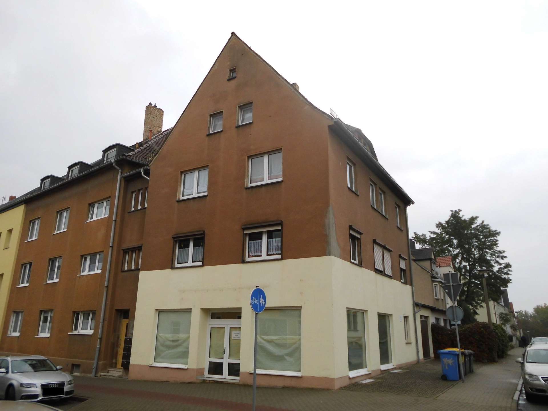 WEGEN GESCHÄFTSERWEITERUNG: ELEGANTES LADENGESCHÄFT IN GEFRAGTER LAGE ZU VERKAUFEN!