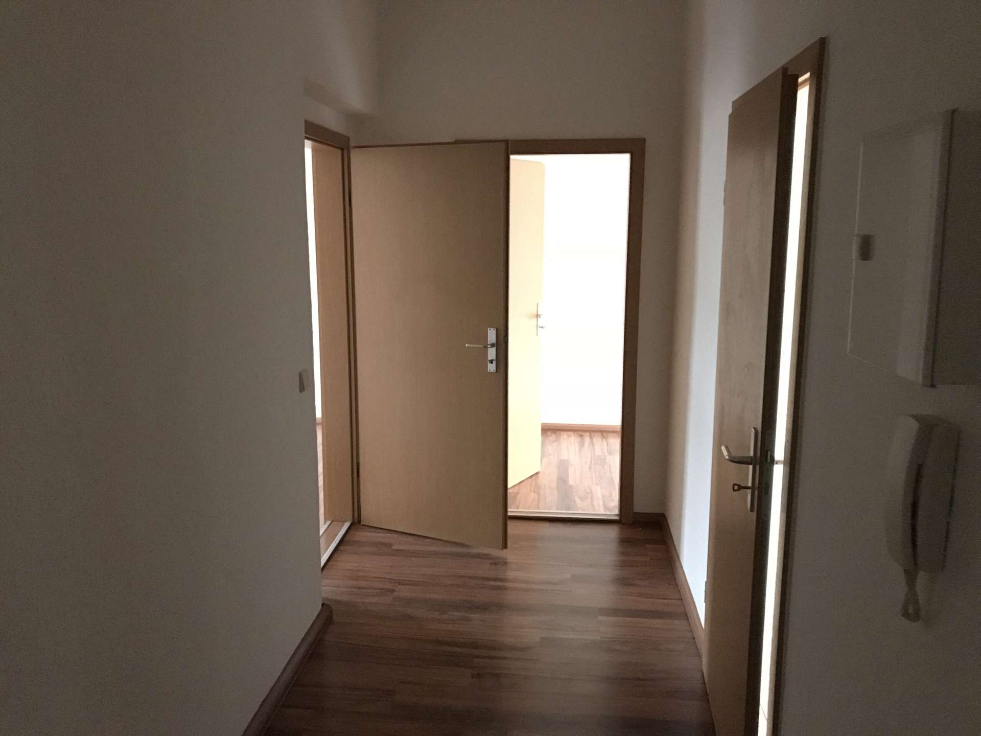 Ohne Kaution! Bezugsfertige Wohnung mit neuer Einbauküche!