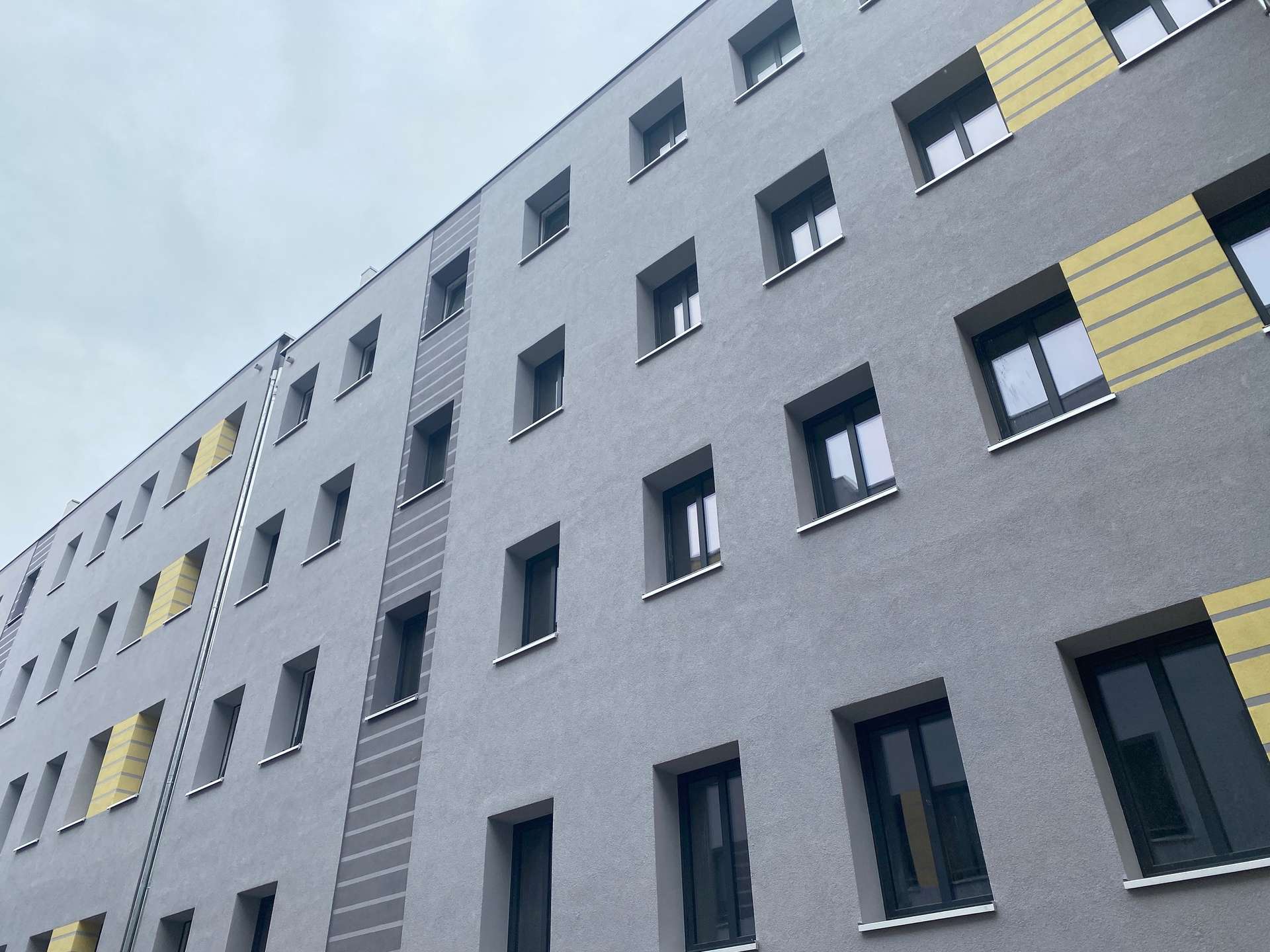 Erstbezug nach Sanierung mit Aufzug und Balkon!