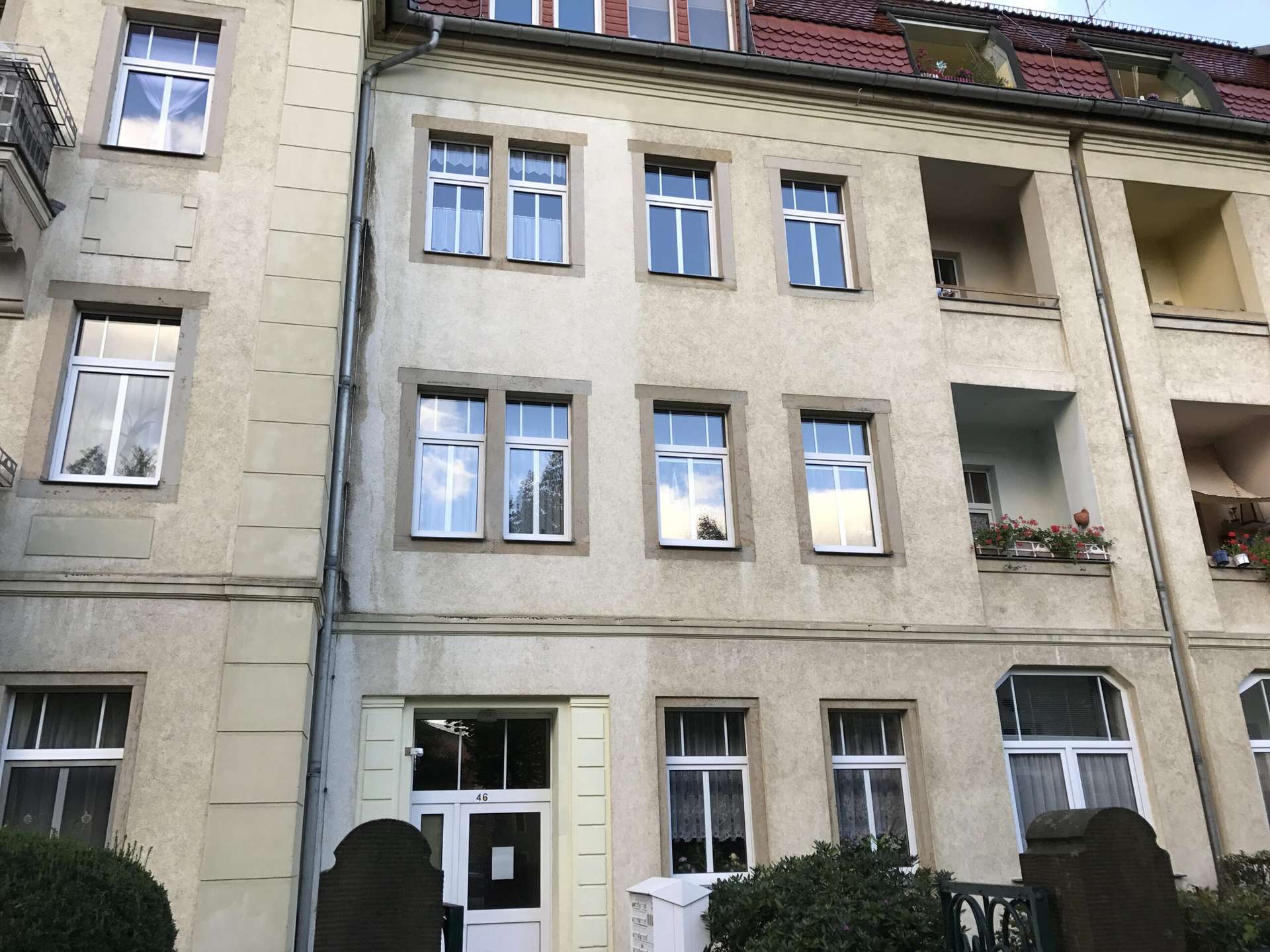 Sanierte Erdgeschosswohnung mit Dusche!