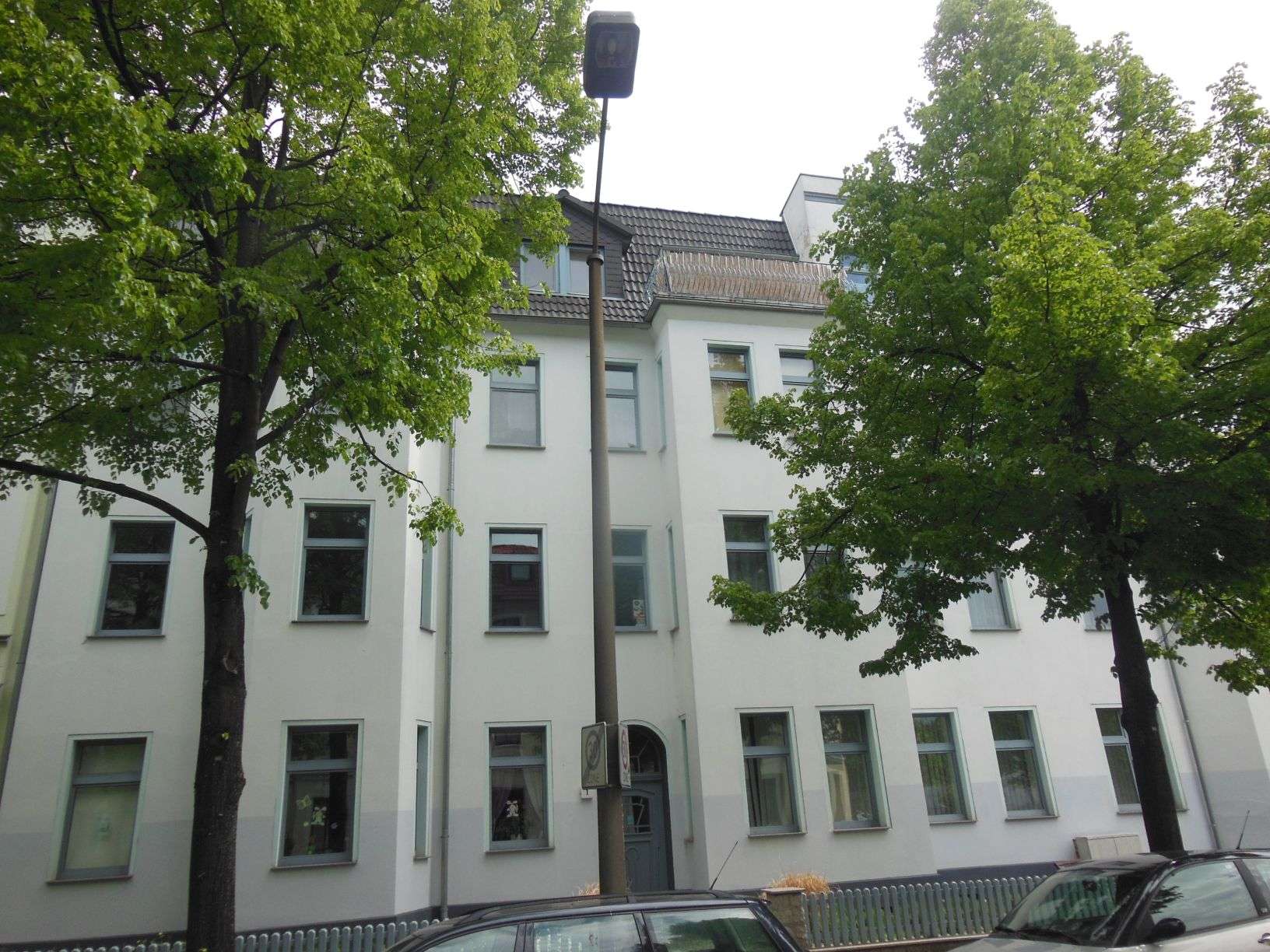 Gepflegte Wohnung mit Erker, Bad mit Fenster, Küche mit Balkon!