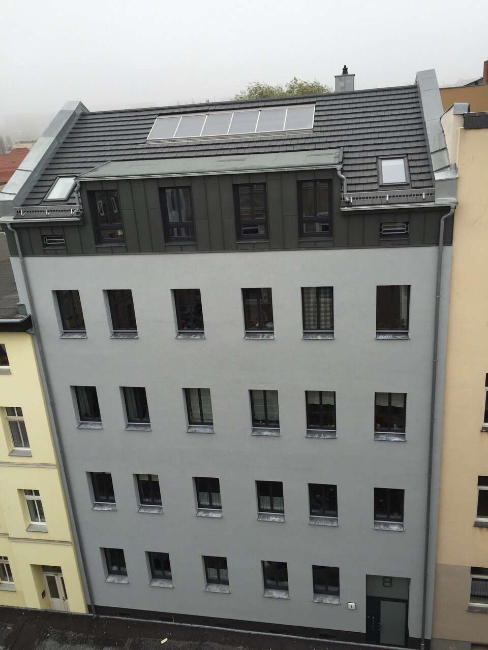 Hochwertig modernisiert Wohnung mit Einbauküche, Parkett, Wanne, Dusche, Eckbalkon u.v.m.