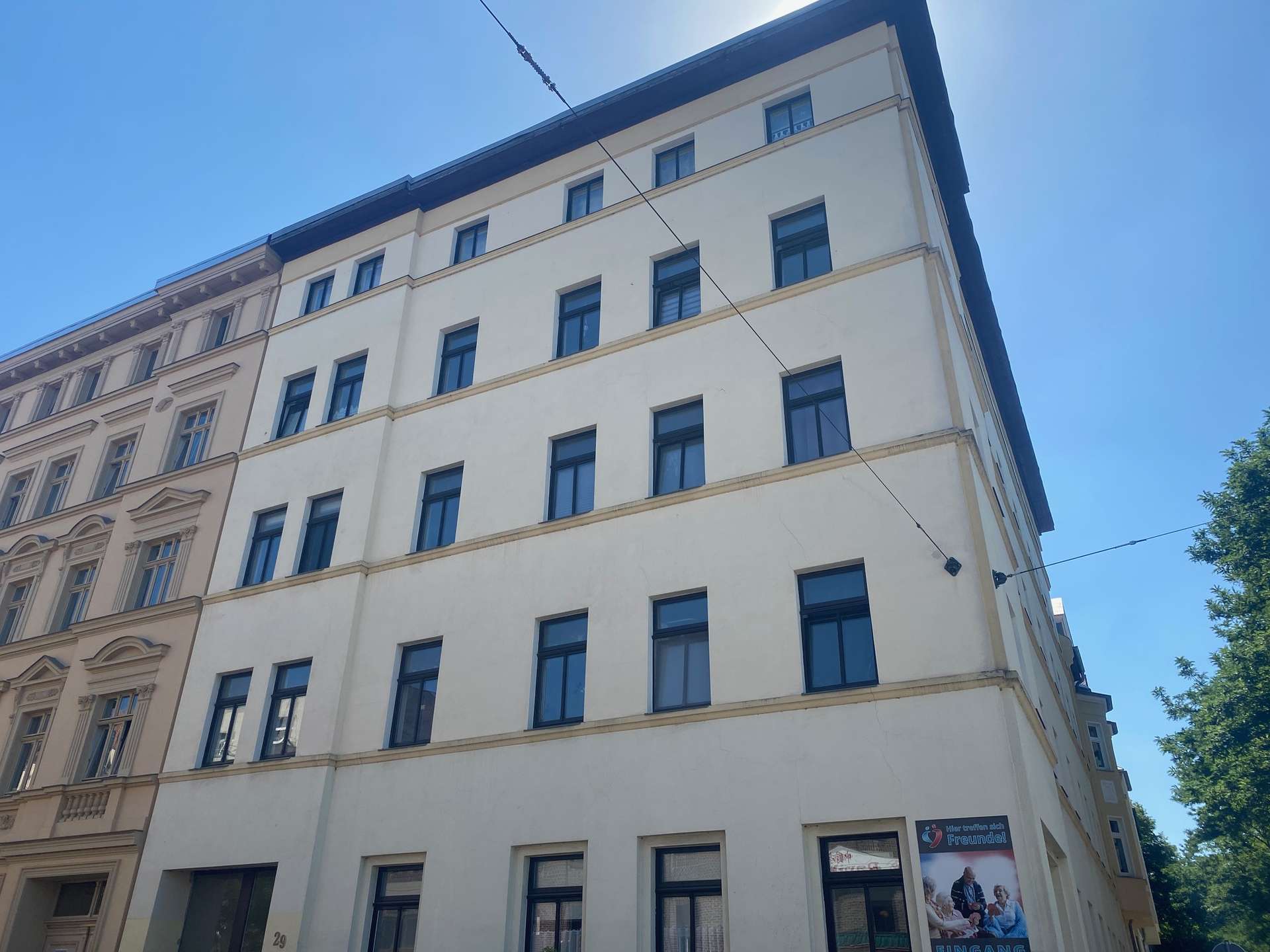 Zentral gelegene Singlewohnung mit Einbauküche, Küche & Bad mit Fenster, Bad mit Wanne!