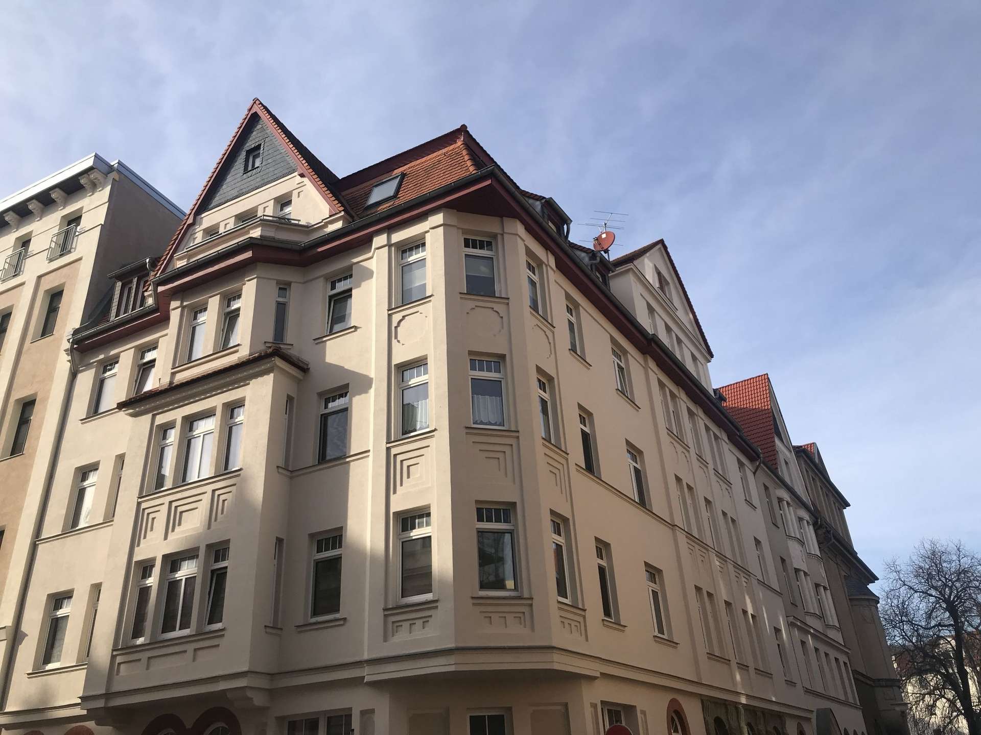 Küche & Bad mit Fenster, alle Räume separat in einem jungen Haus!