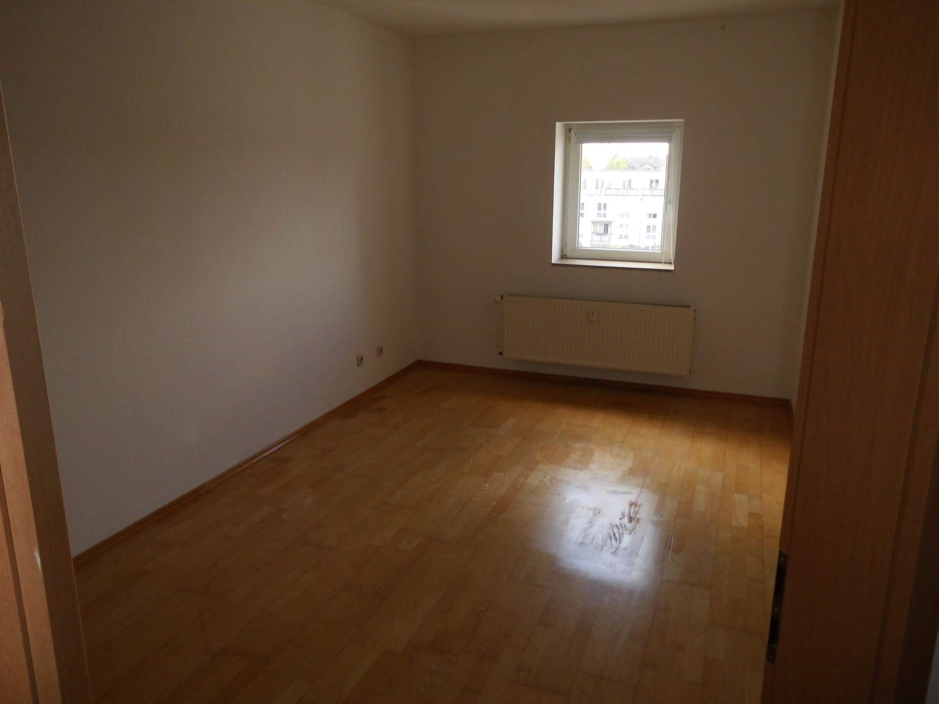 WG geeignete und helle Dachgeschosswohnung! überarbeitet NaL 14.10.16