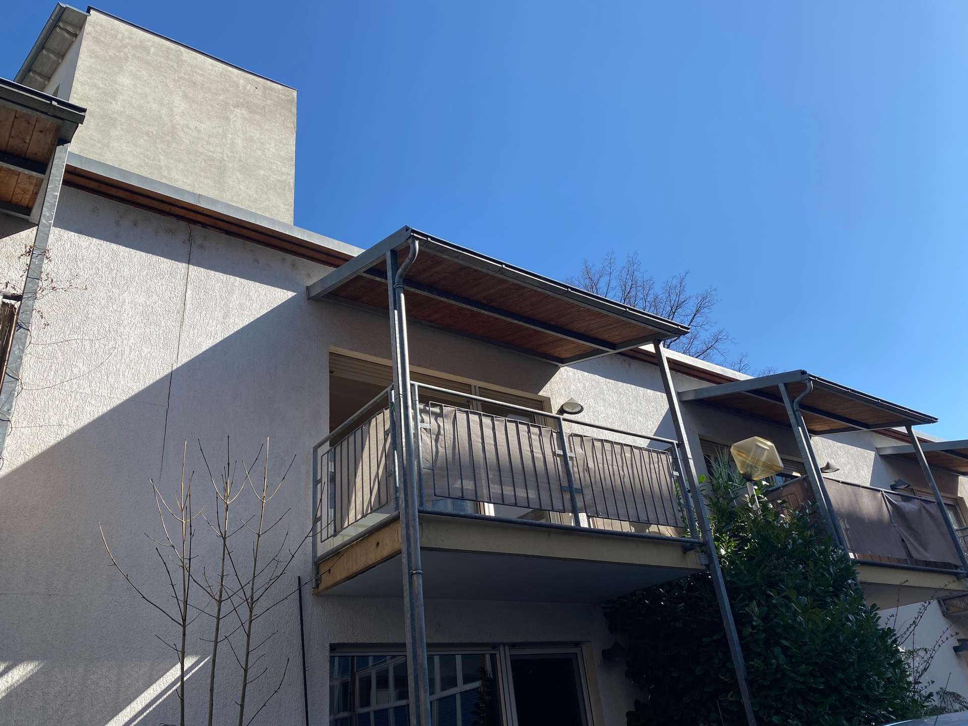 Sonniges Apartment mit Einbauküche, Abstellkammer und Balkon!