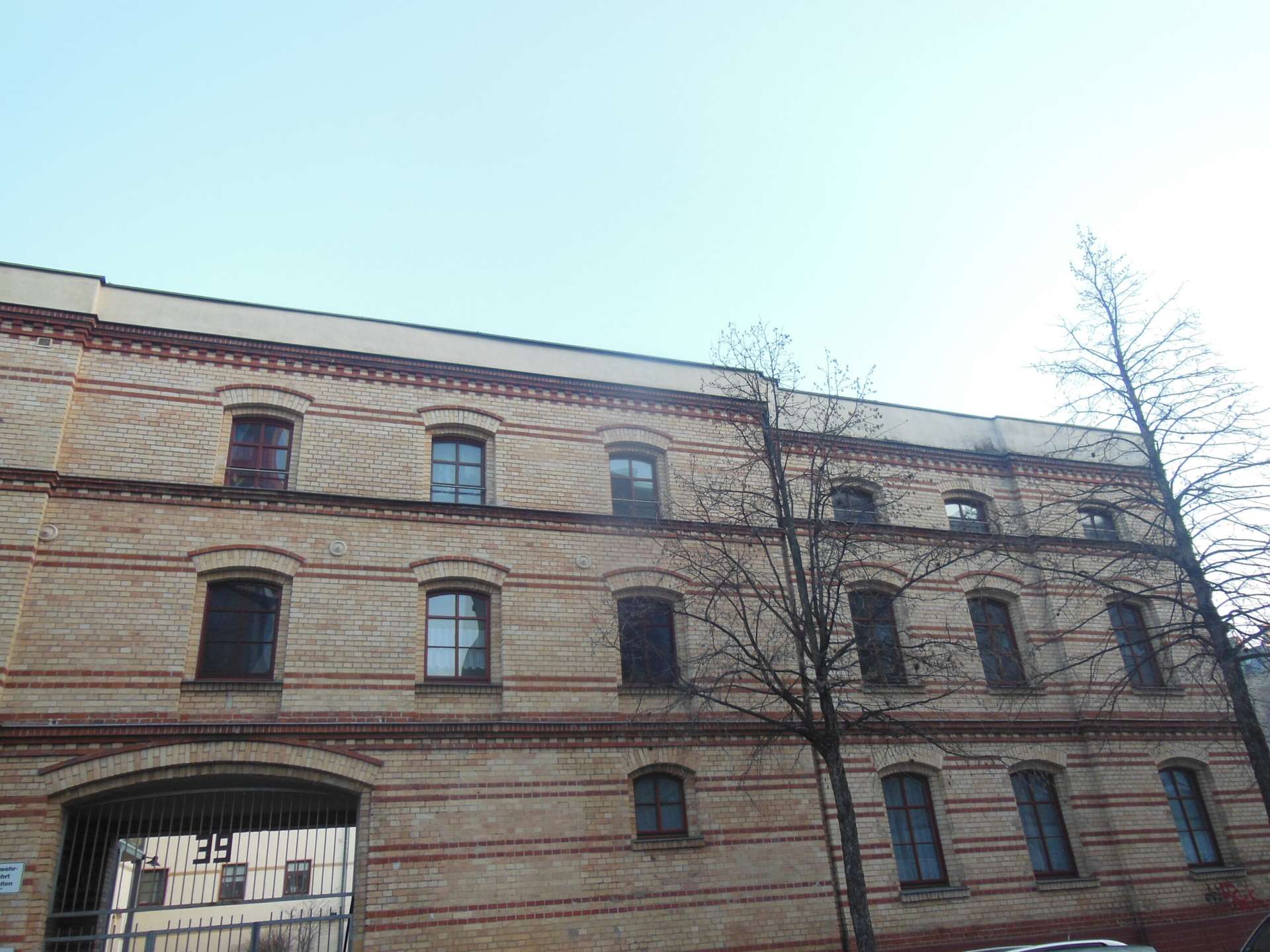 Dachgeschosswohnung mit Sichtbalken und Bad mit Wanne!
