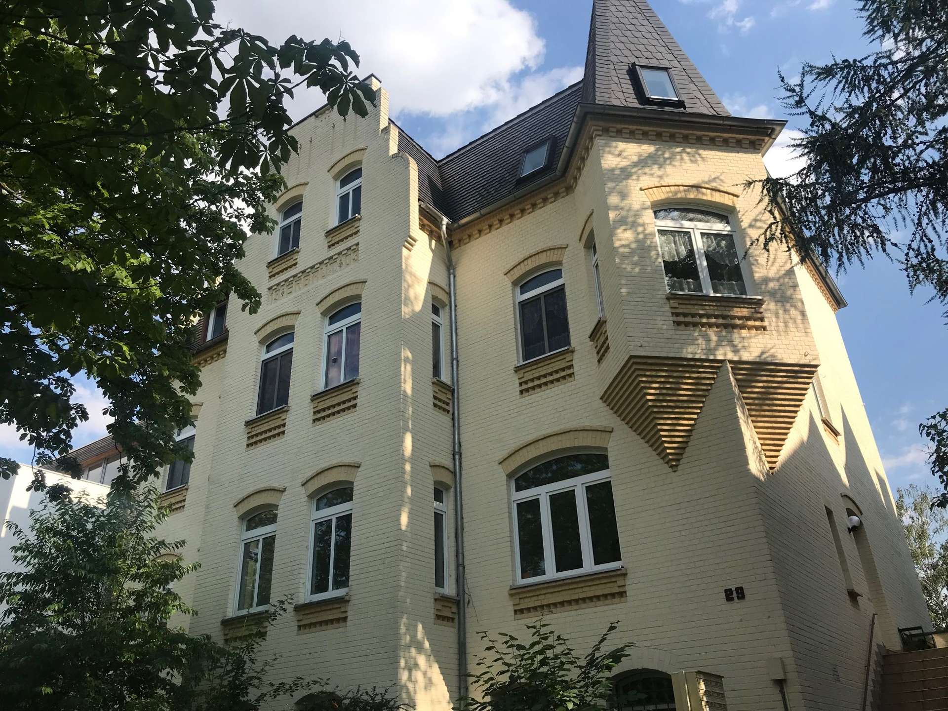 Ideal für Studenten mit PKW-Stellplatz!
