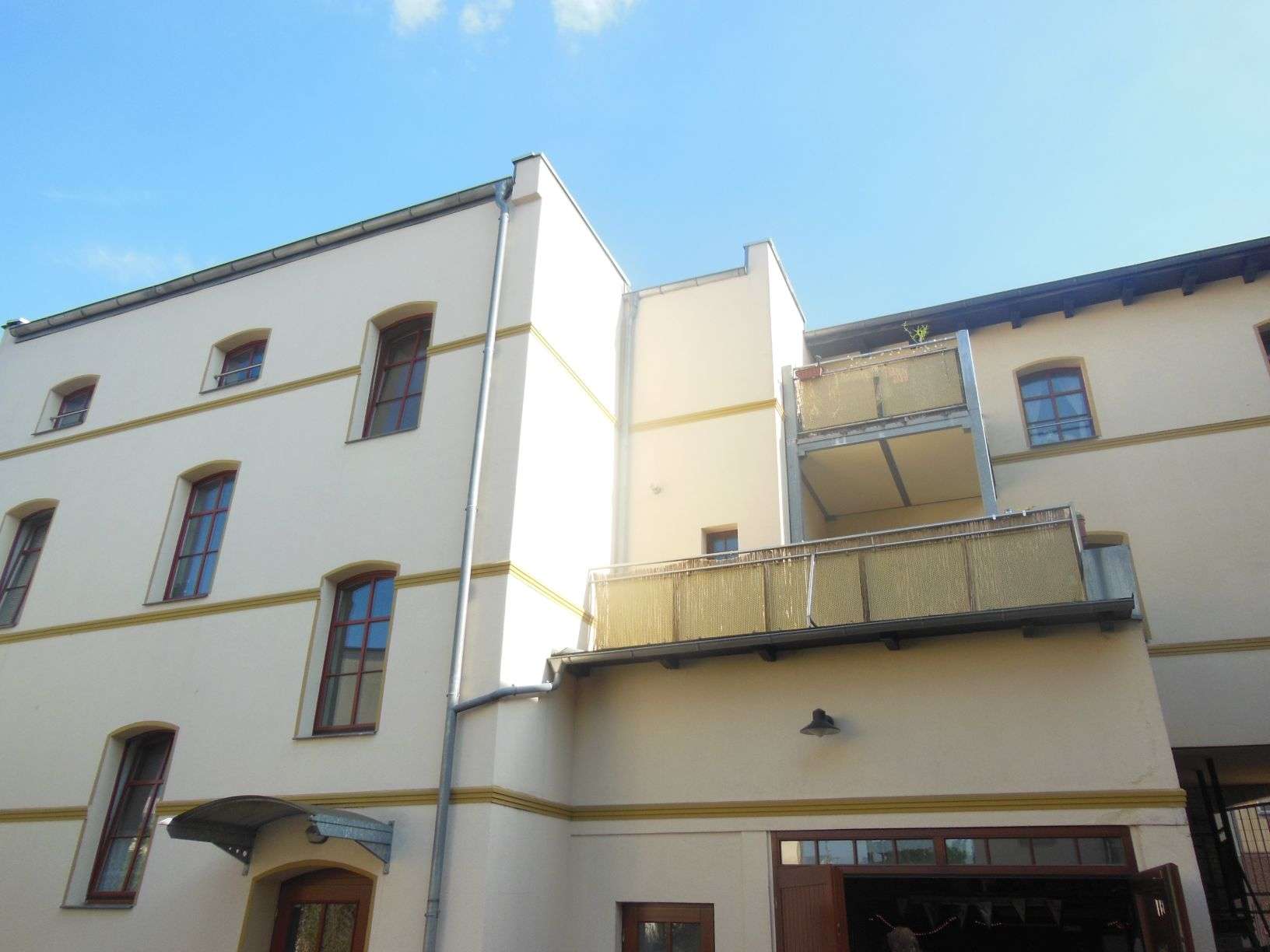Dachgeschosswohnung mit tollem Zuschnitt, Balkon und Wanne!