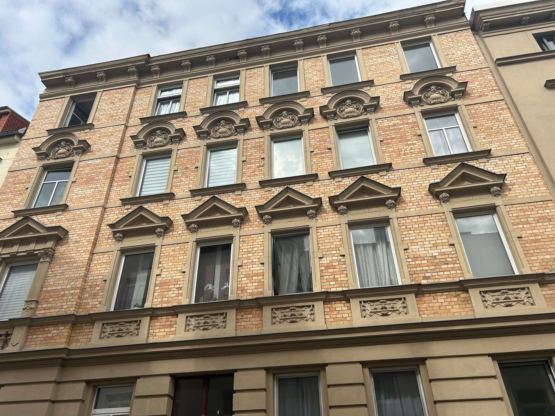 Geräumige 4-Zimmer-Wohnung mit praktischer Aufteilung im Giebichensteinviertel!