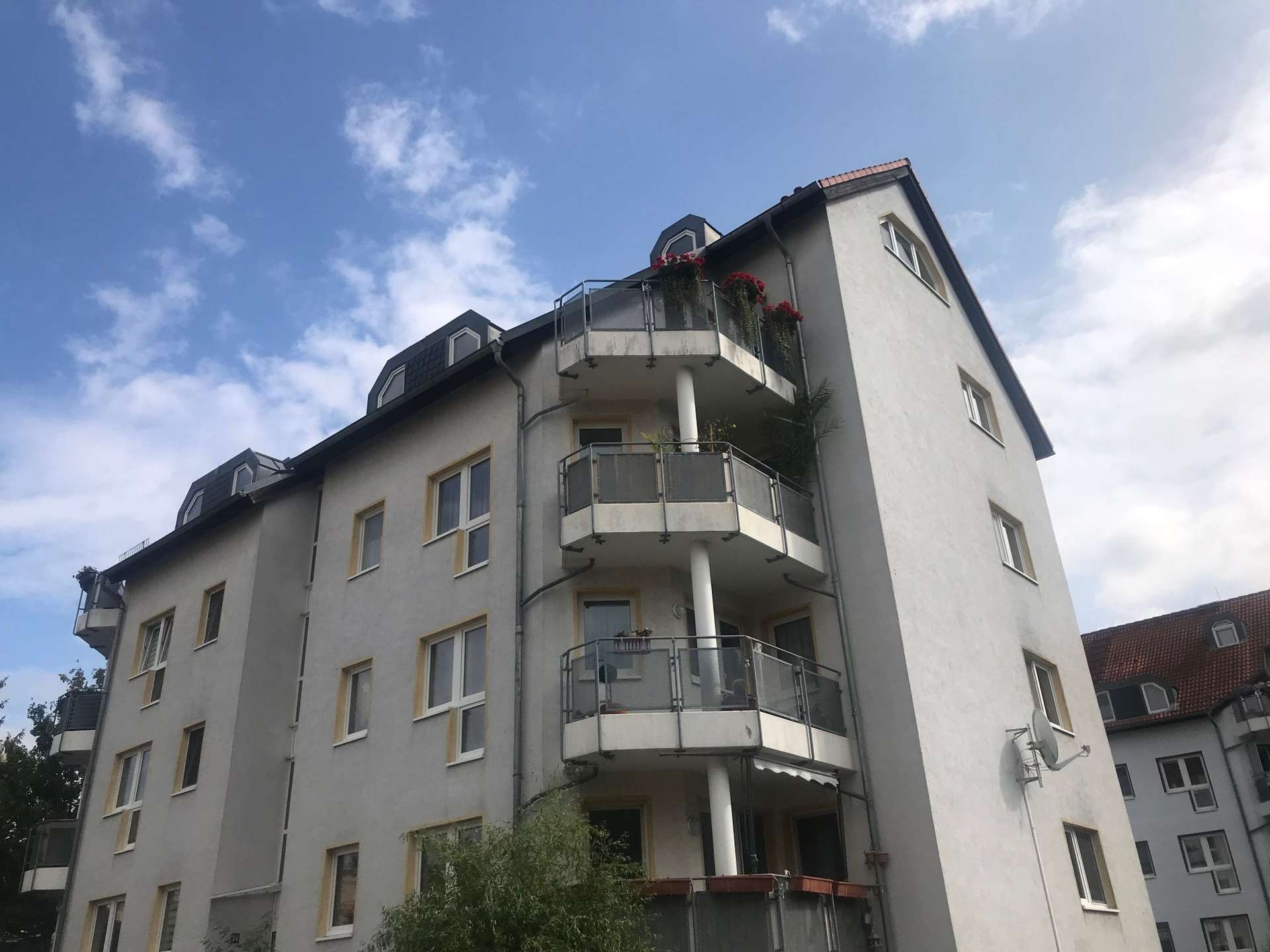 Wunderschöne Maisonettewohnung  mit Blick vom Balkon ins Grüne!