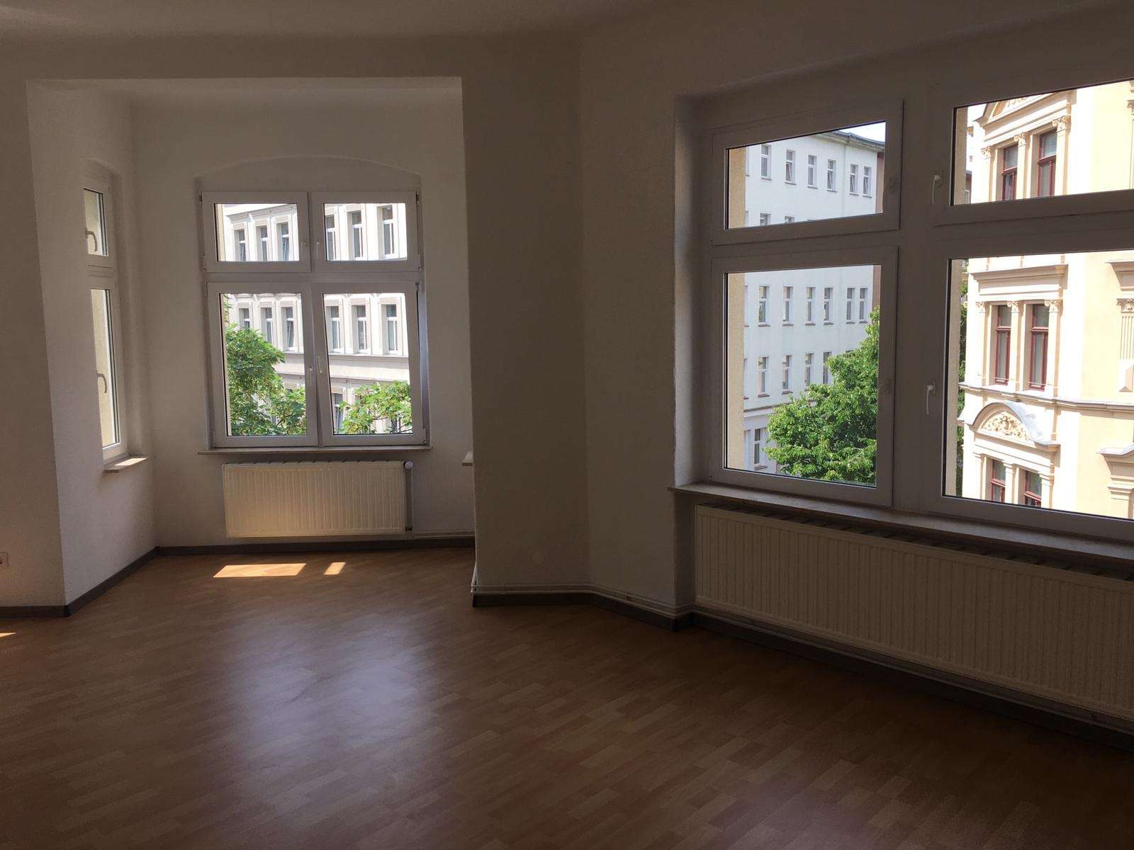 Vermietet! Helles Apartment mit sep. Küche, Bad mit Wanne und Fenster!