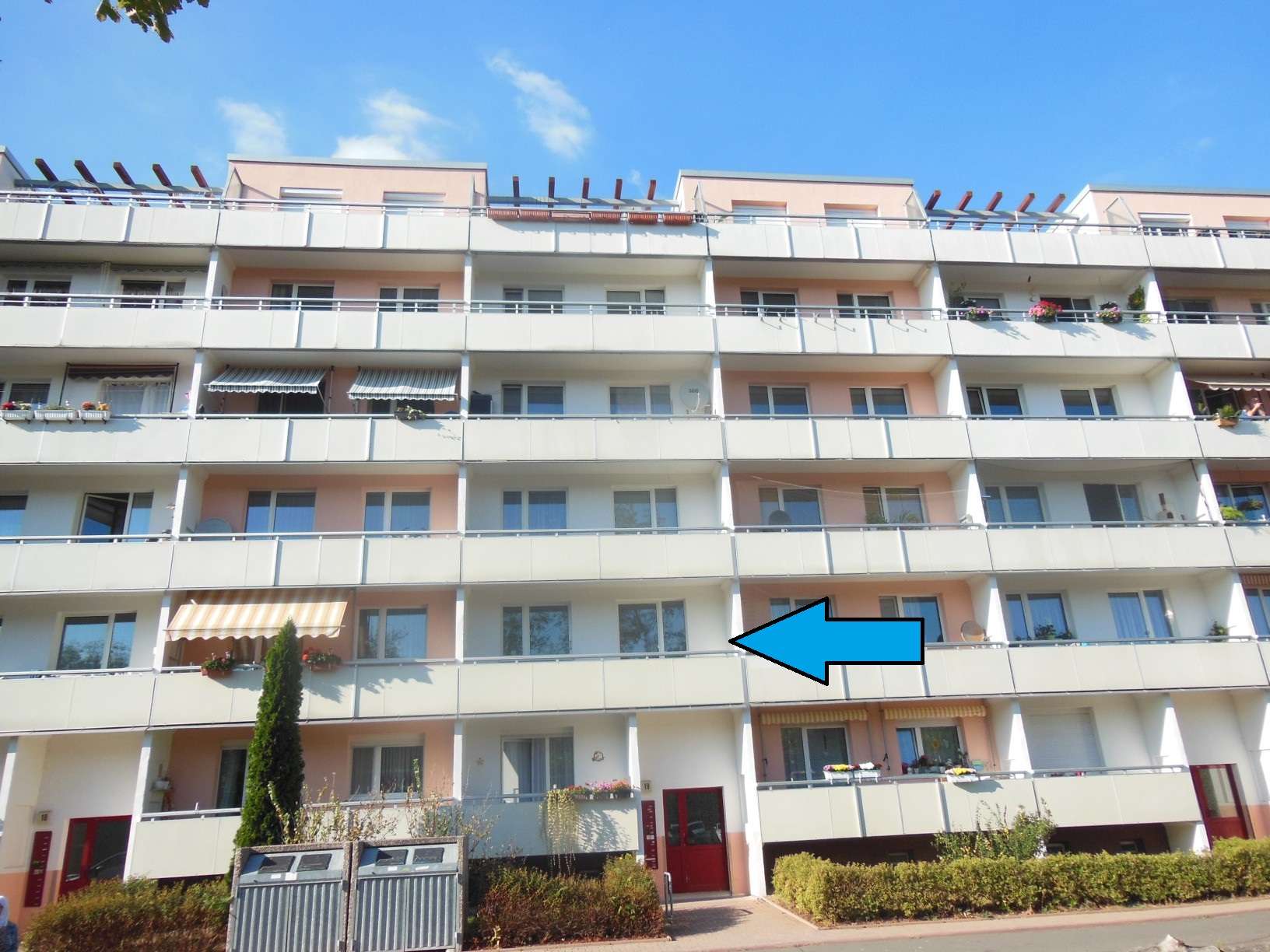 Mit sonniger 6 Meter Loggia in einem der grünsten Stadtteile Halles!