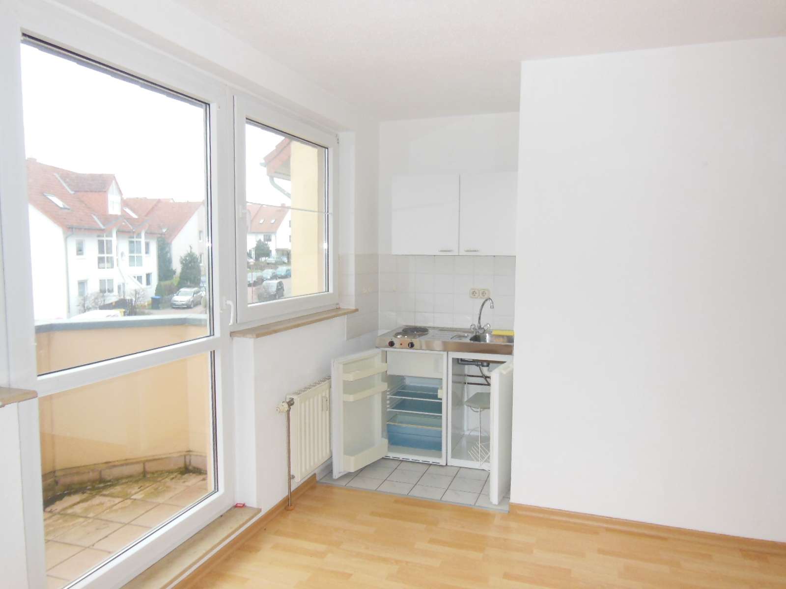 Mit Miniküche und kleinem Balkon! überarbeitet NaL 13.01.17