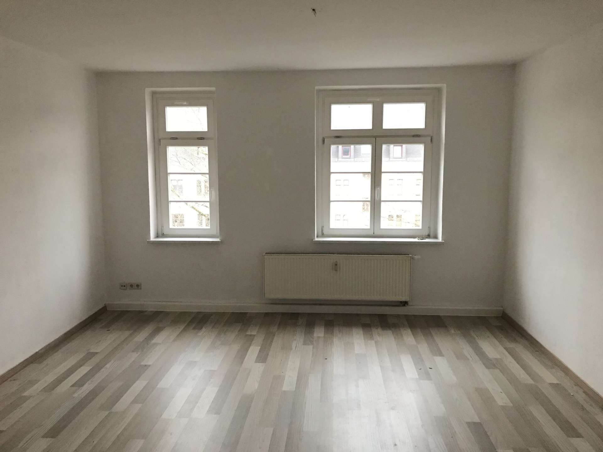 Große Familienwohnung! Ohne Kaution! Erstbezug nach Modernisierung! Auf Wunsch mit Einbauküche!