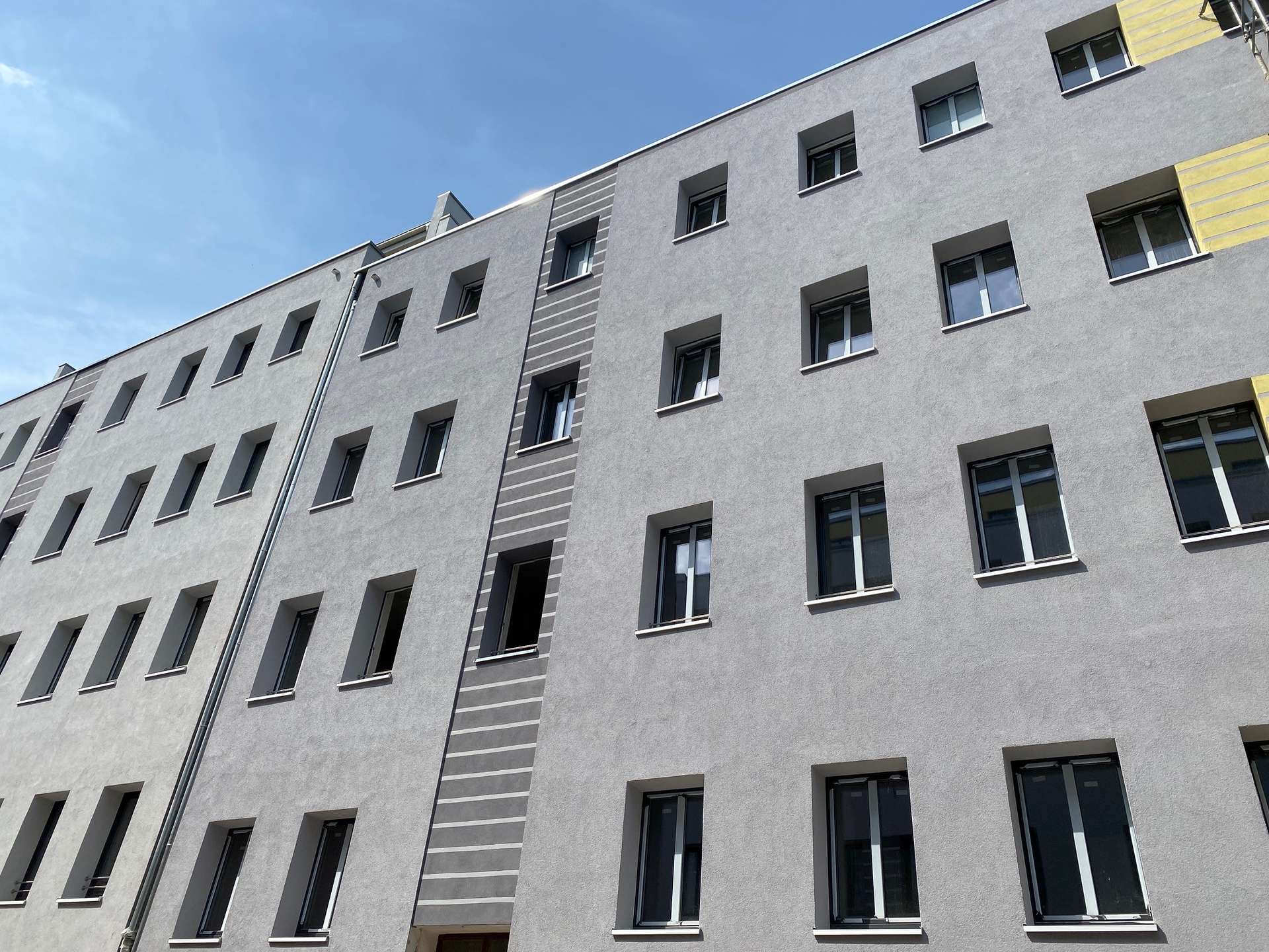 Traumhafte Wohnung mit Aufzug, Fußbodenheizung, großem Bad und Balkon!