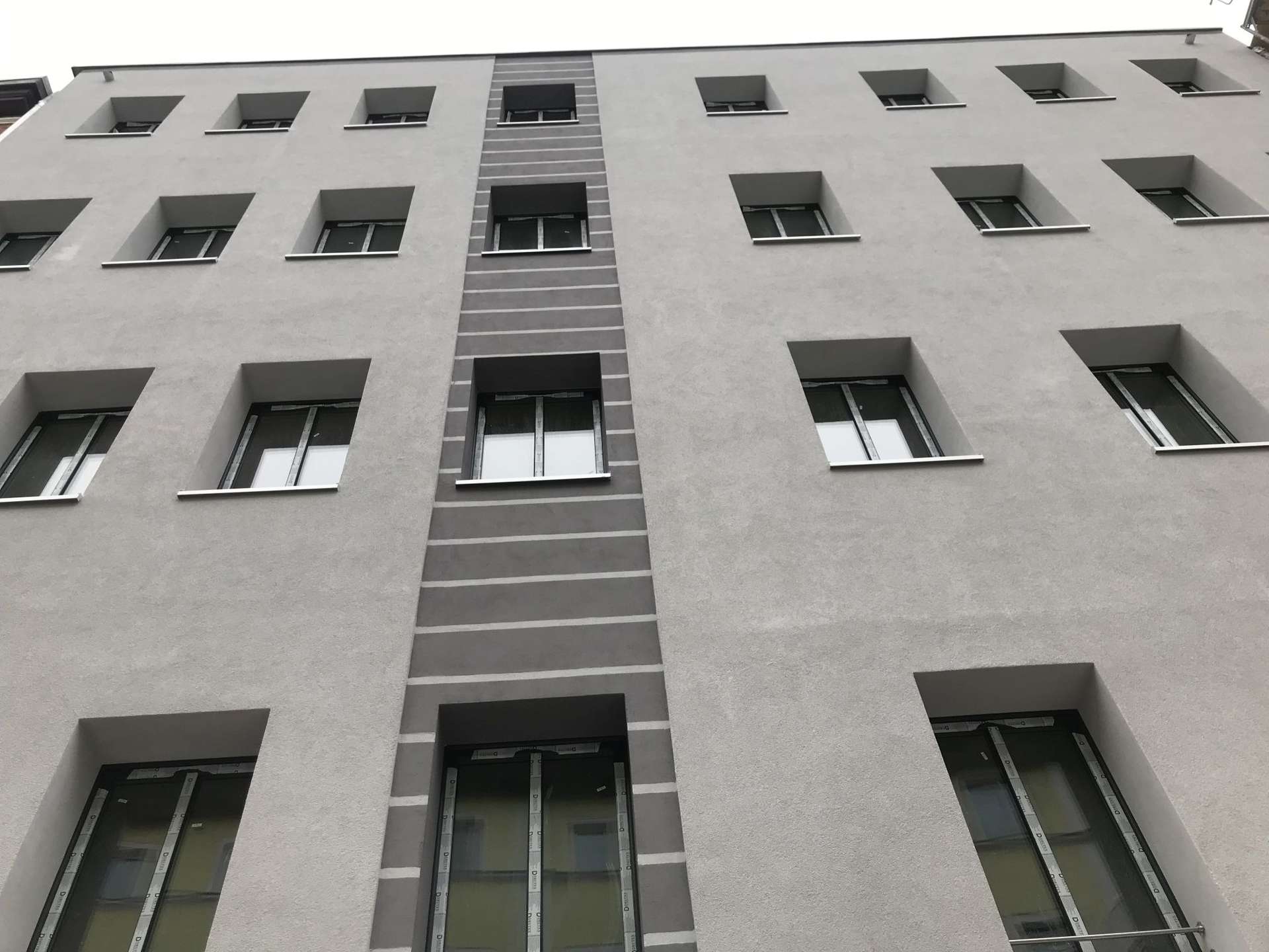 Erstbezug nach Sanierung, Maisonettewohnung im DG mit Klimaanlage u.v.m.!