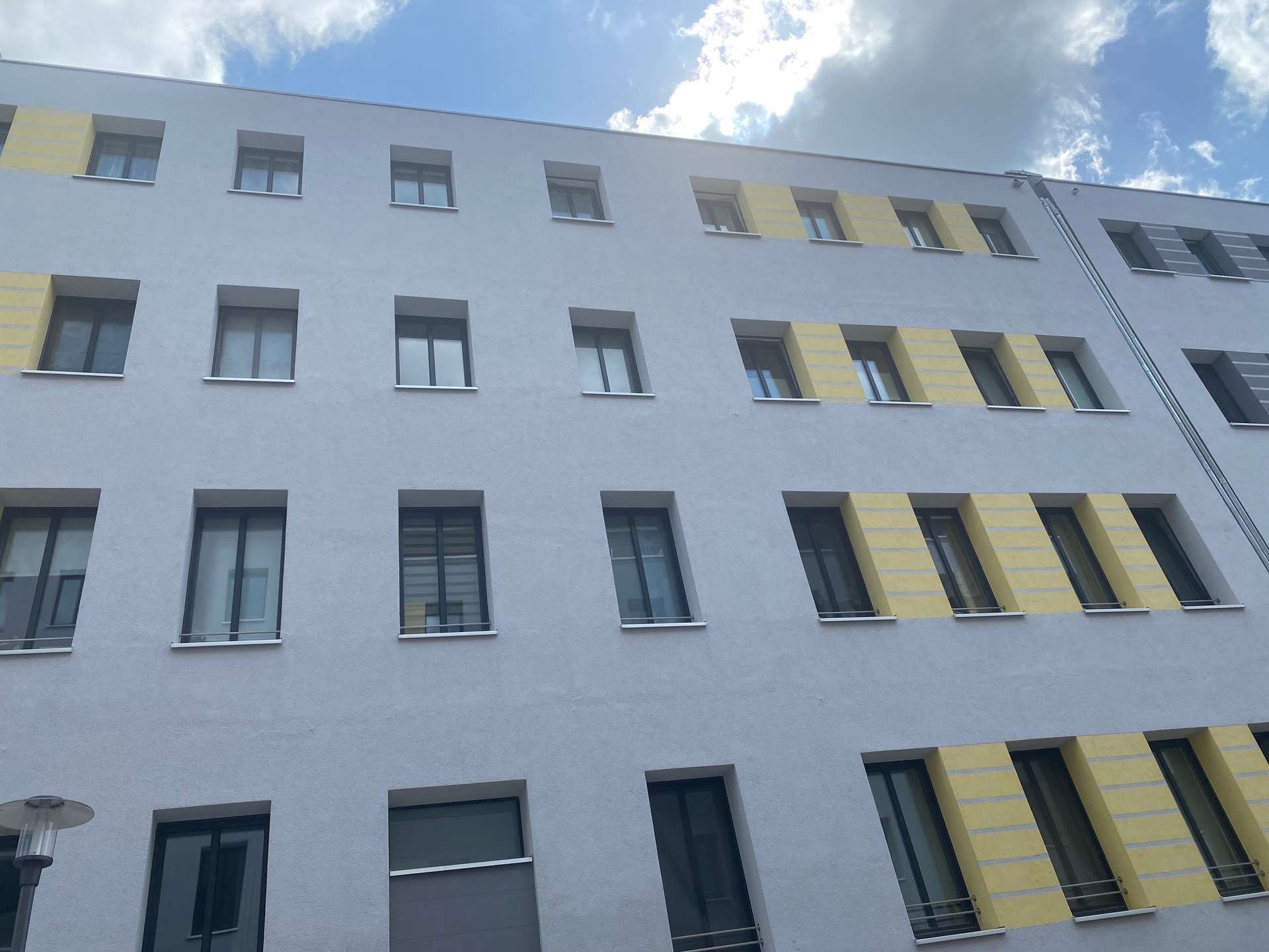 Balkon, Wanne, Dusche, Fußbodenheizung, Gäste-WC mit Hauswirtschaftsraum!